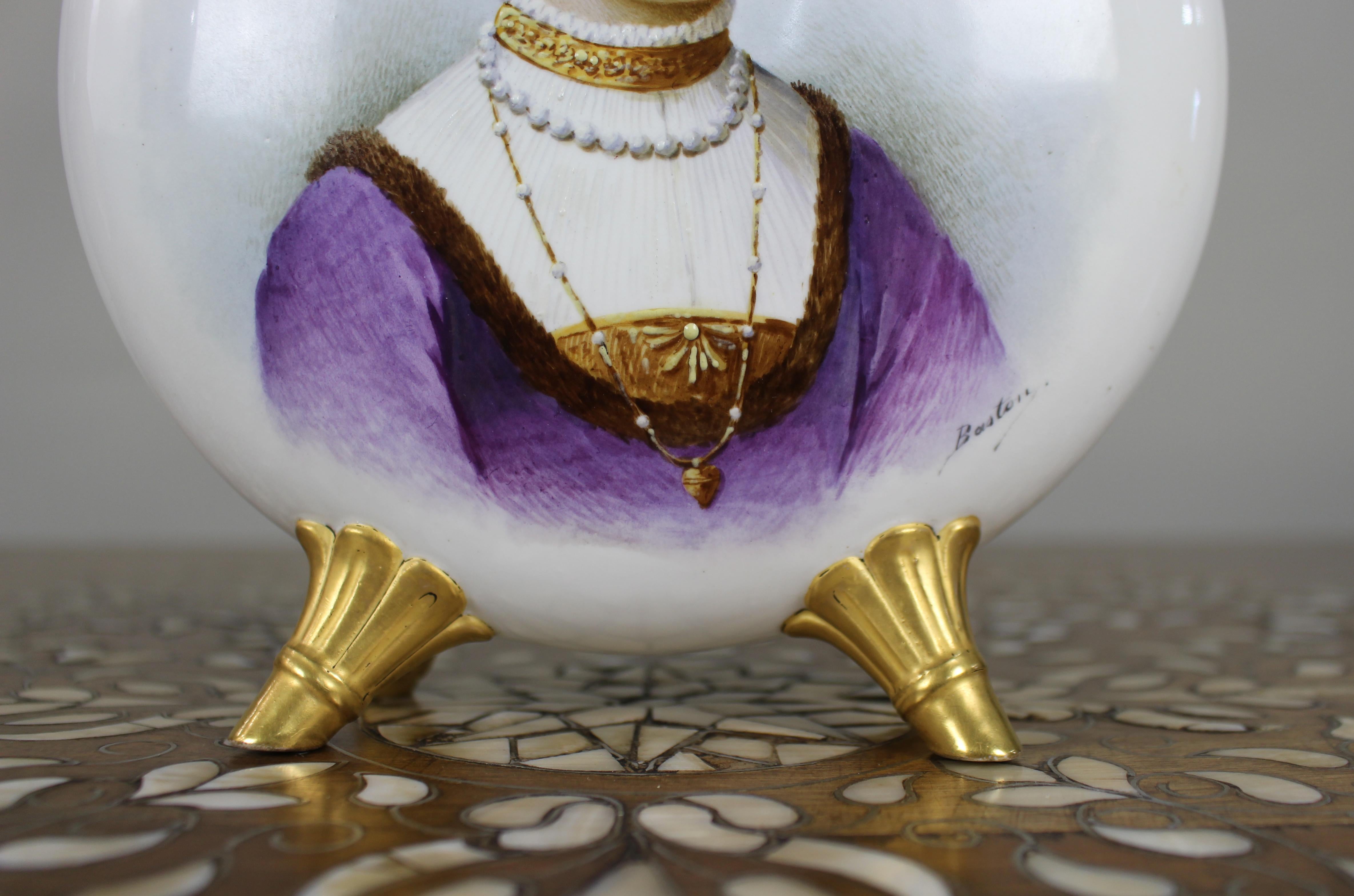 Fine European Hand-Painted & Gilded Moon Flask Vase c.1890 In Good Condition For Sale In Worcester, GB