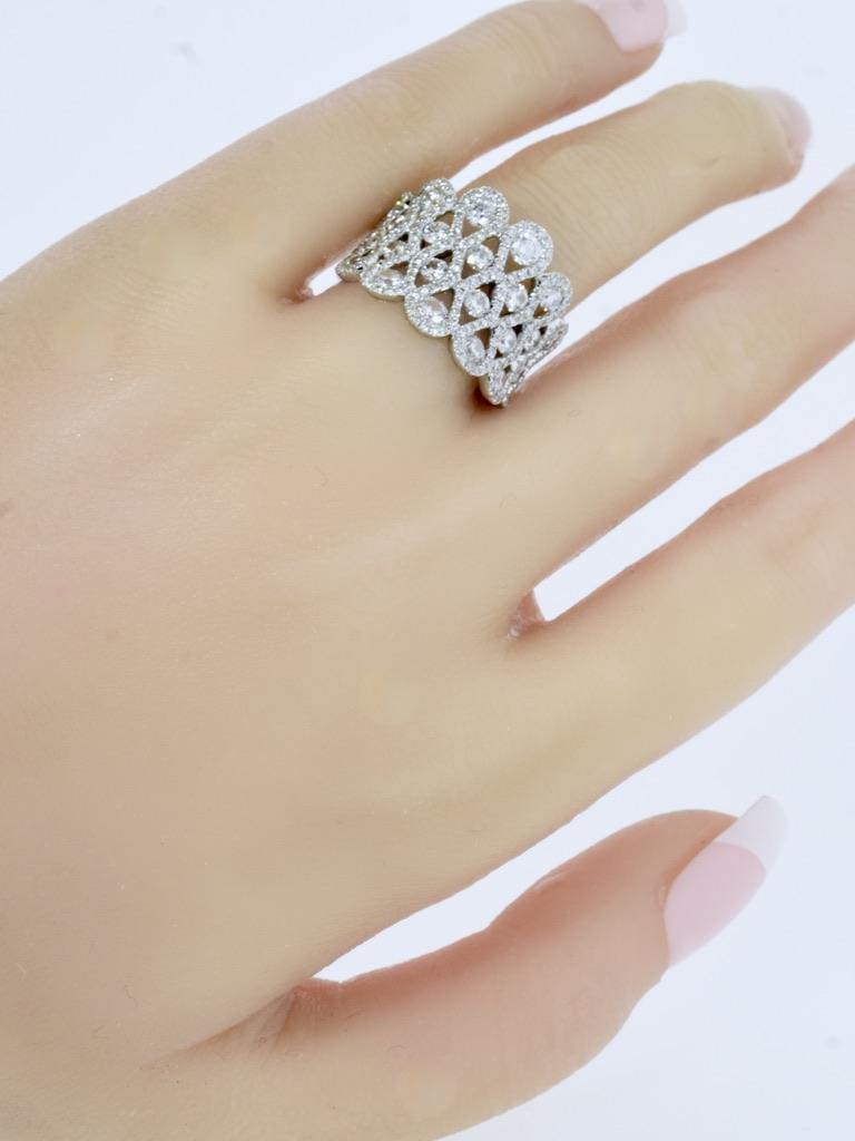 Exakt 1,62 ct Gesamtgewicht Weißer Diamant mit Brillantschliff Zeitgenössischer Ring für Damen oder Herren im Angebot