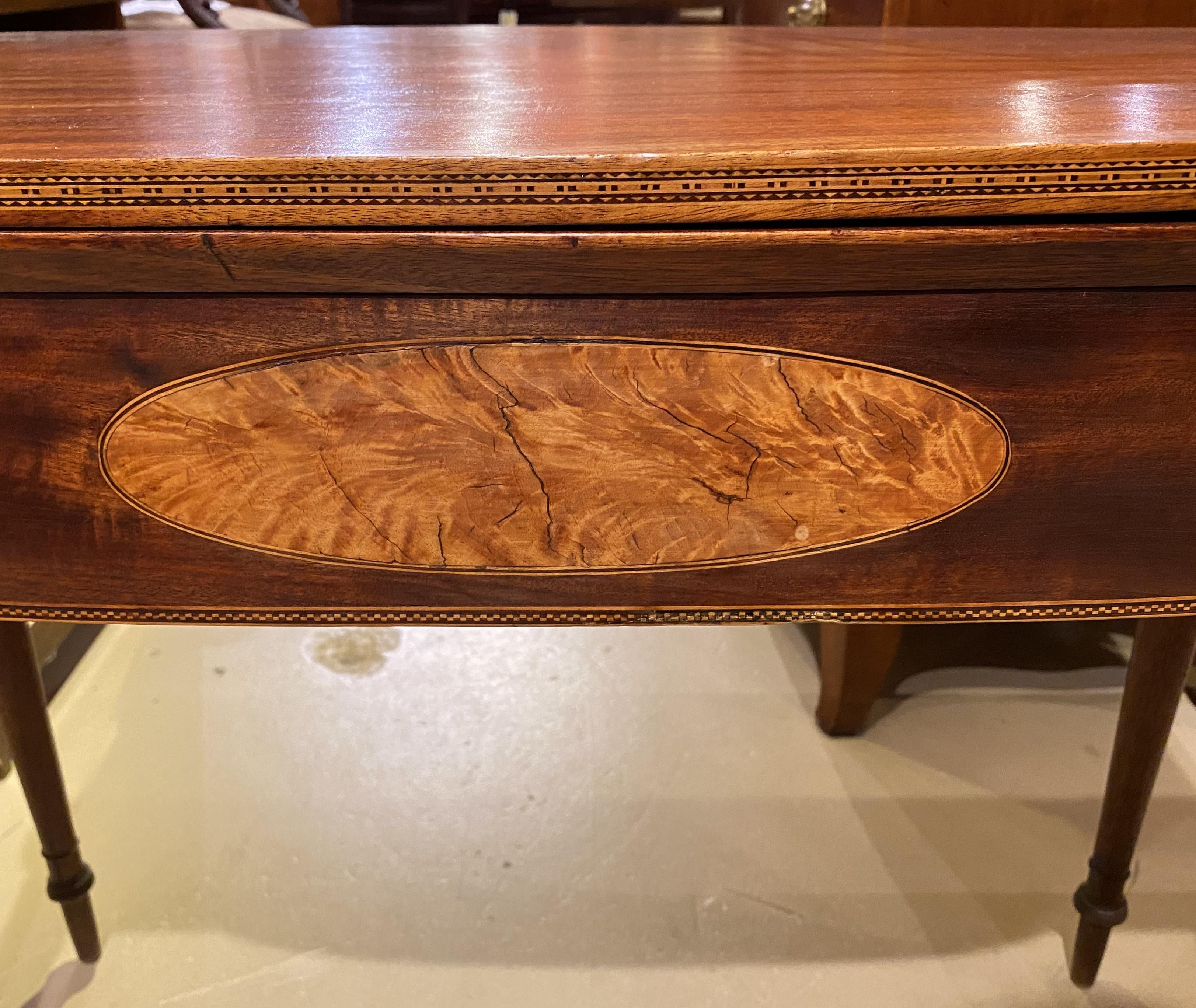 Fine Federal Period Sheraton Mahogany Card or Gaming Table circa 1800 In Good Condition For Sale In Milford, NH