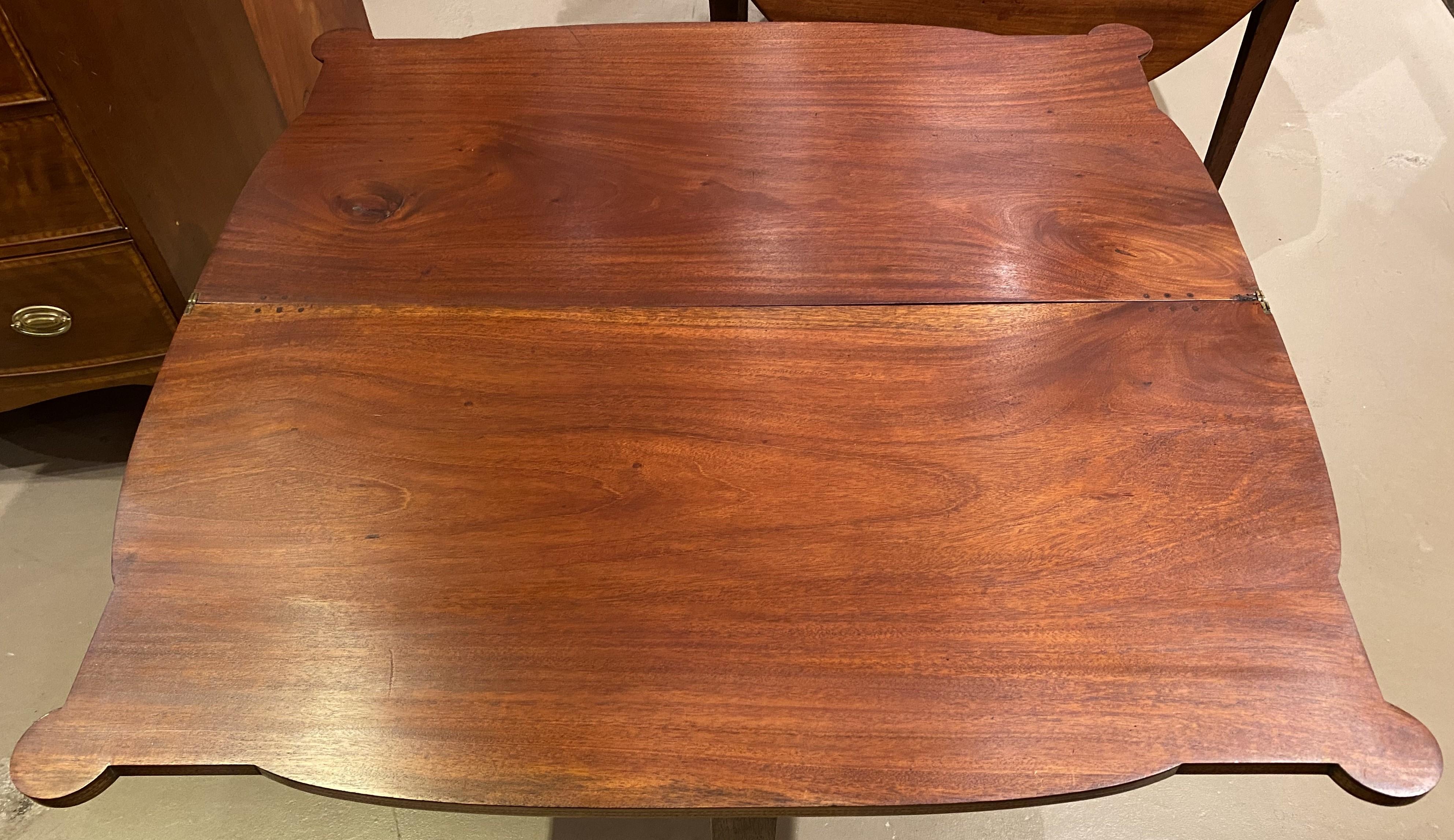 Fine Federal Period Sheraton Mahogany Card or Gaming Table circa 1800 For Sale 1