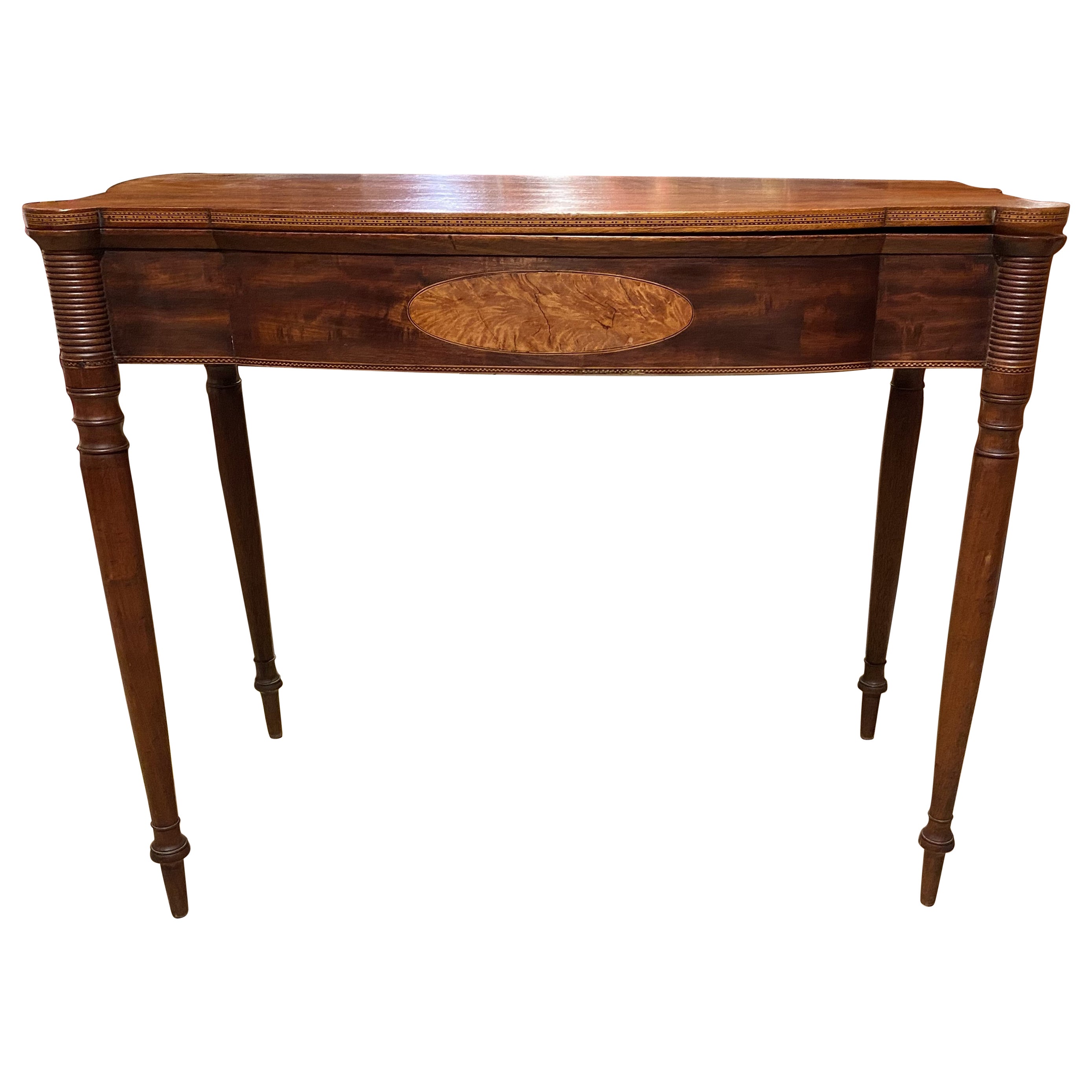 Fina mesa de juego o de cartas de caoba Sheraton del periodo federal circa 1800