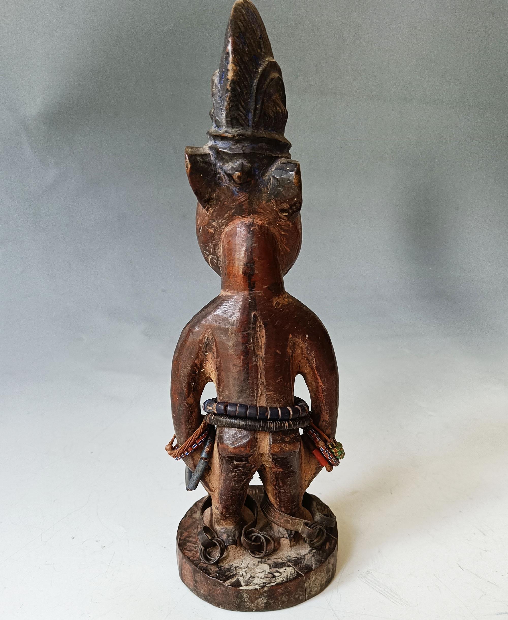 Fino  Figura femenina Yoruba Ibeji  Arte Tribal Africano  Antigüedades Tallado a mano en venta