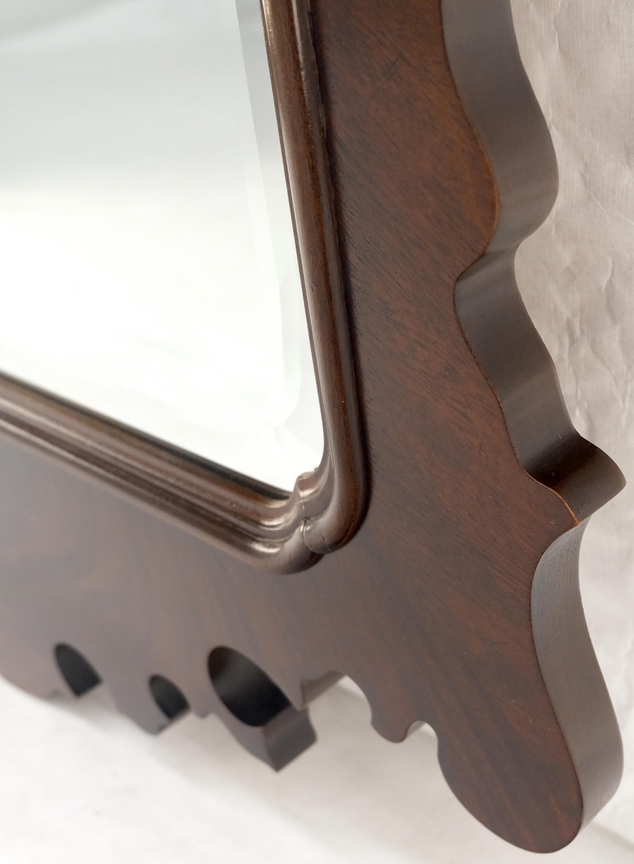 Laqué Miroir mural en acajou flammé de style Chippendale par Drexel MINT en vente