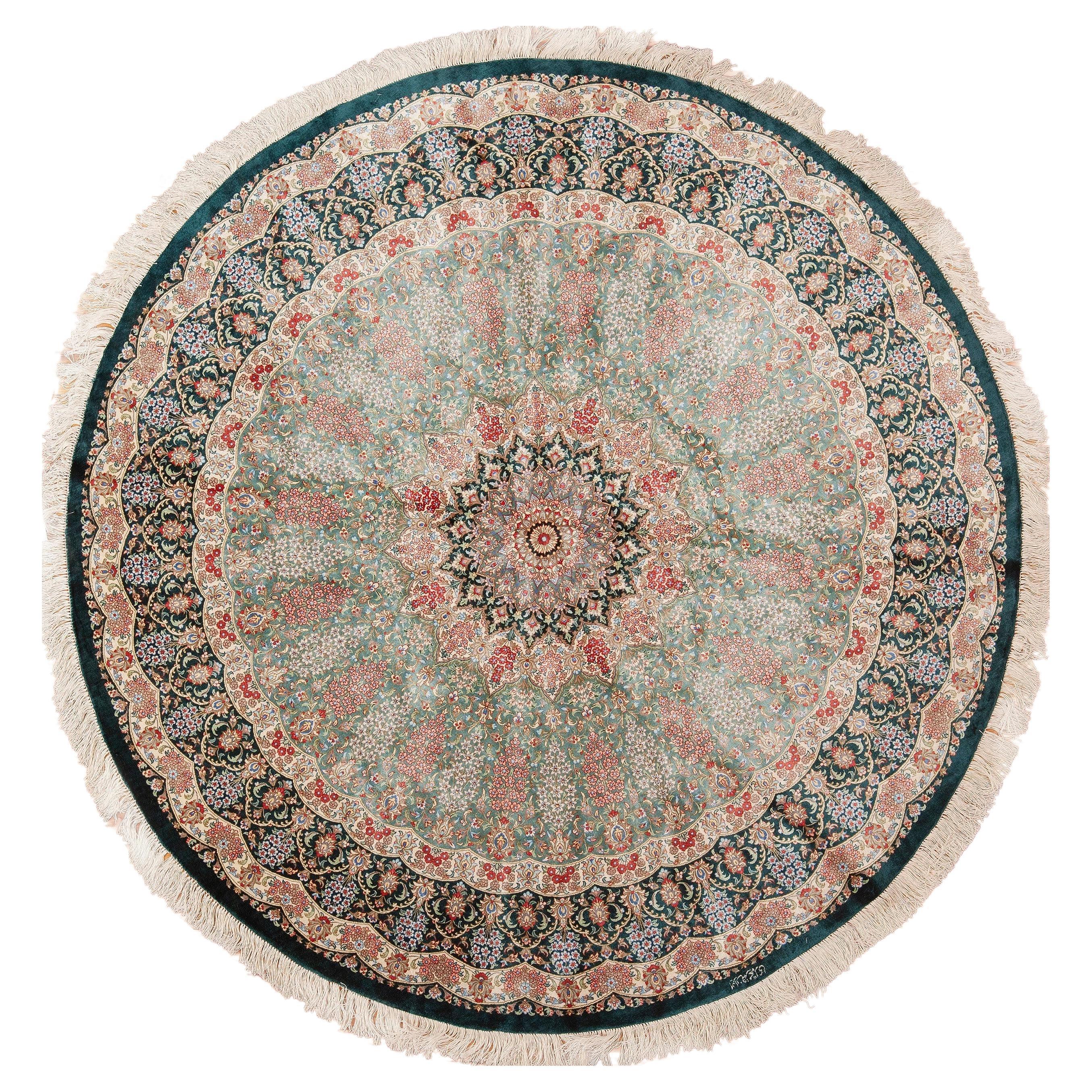 Tapis persan vintage en soie Qum 6'7" x 6'7" avec médaillon floral de forme ronde
