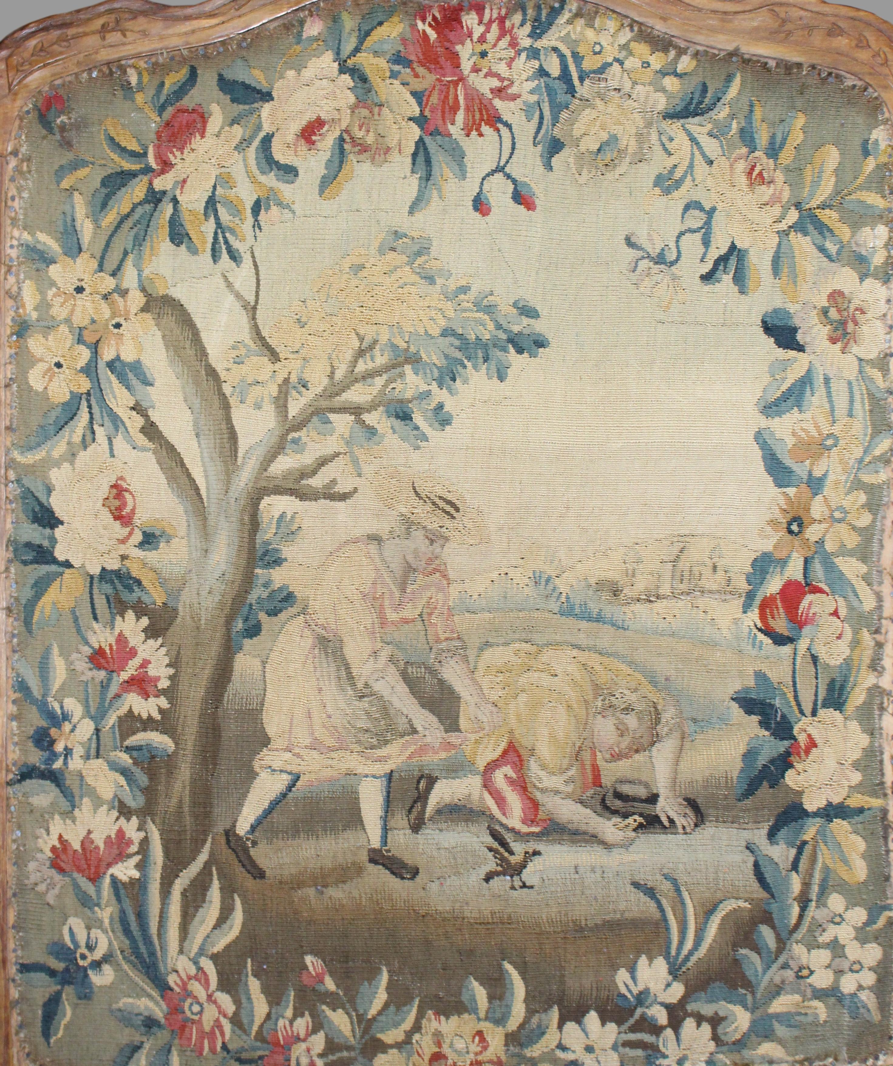 Fine French 18th Century Carved Walnut Tapestry Fire Screen For Sale 6