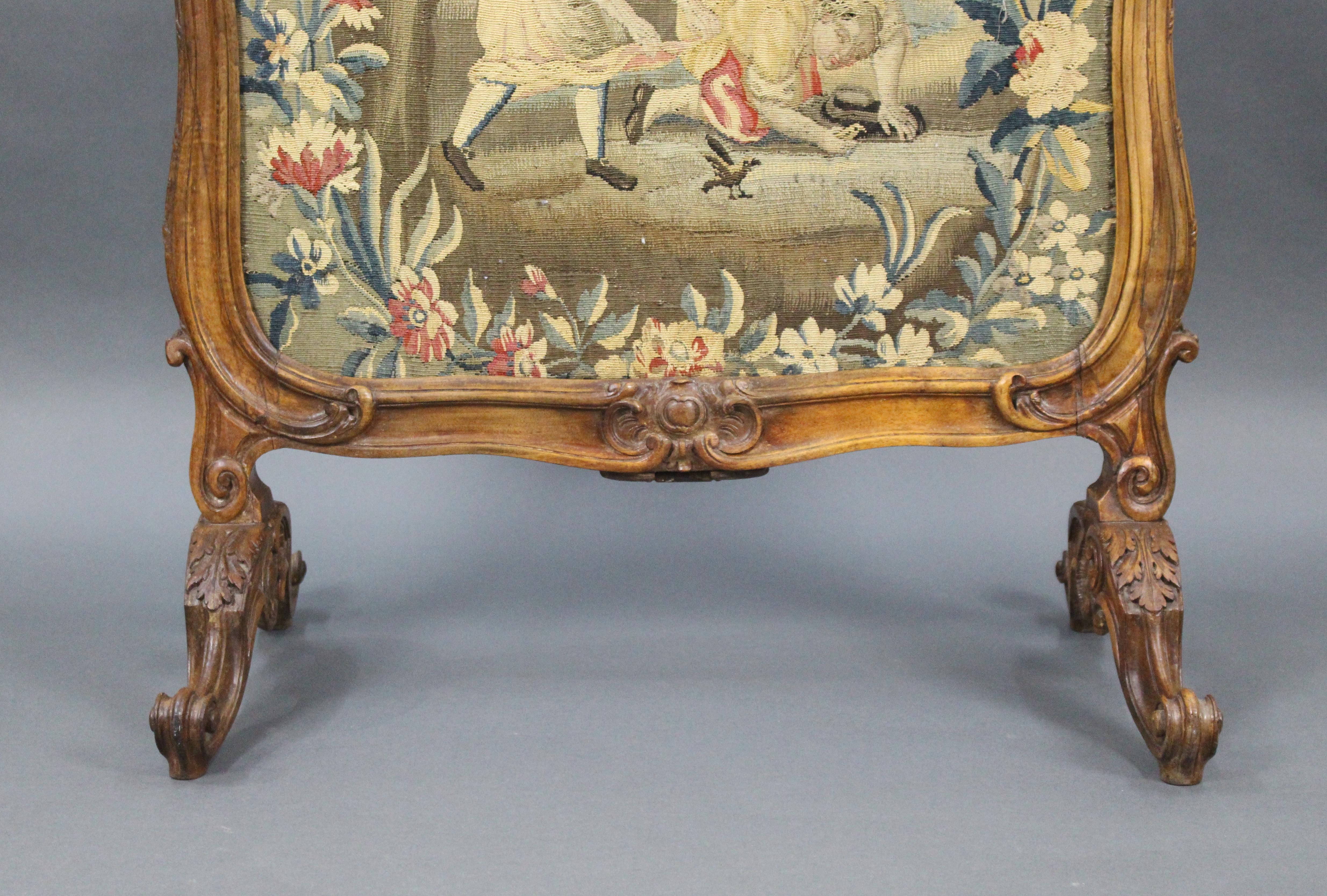 18th Century and Earlier Fine French 18th Century Carved Walnut Tapestry Fire Screen For Sale