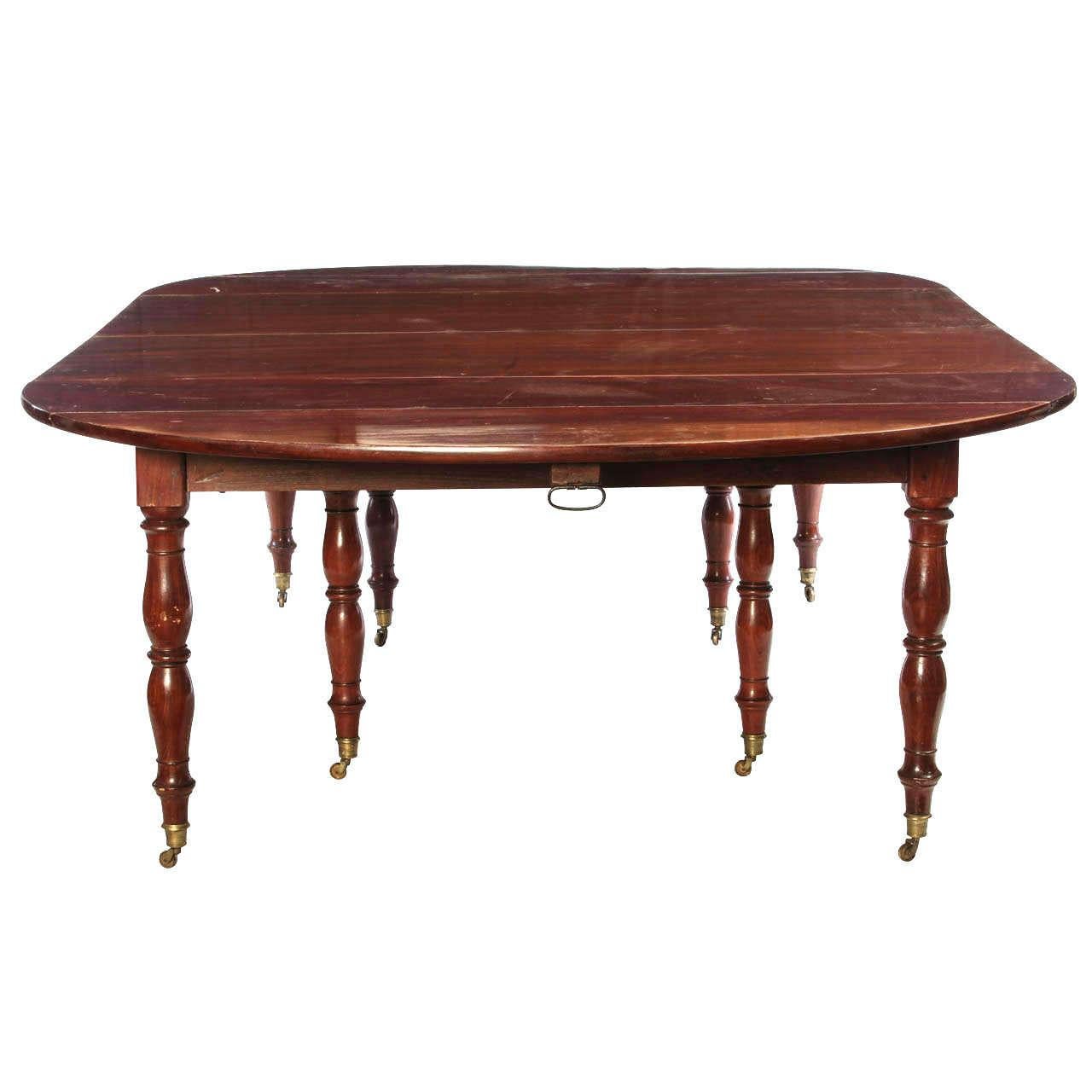 Table de salle à manger du XVIIIe siècle en acajou, montée sur laiton, avec deux allonges et des pieds de style Jacob.

73 cm de haut, 165 cm. Diamètre de chaque feuille 62 cm. Large.

Avec la possibilité d'autres feuilles d'extension.
 Ce tableau