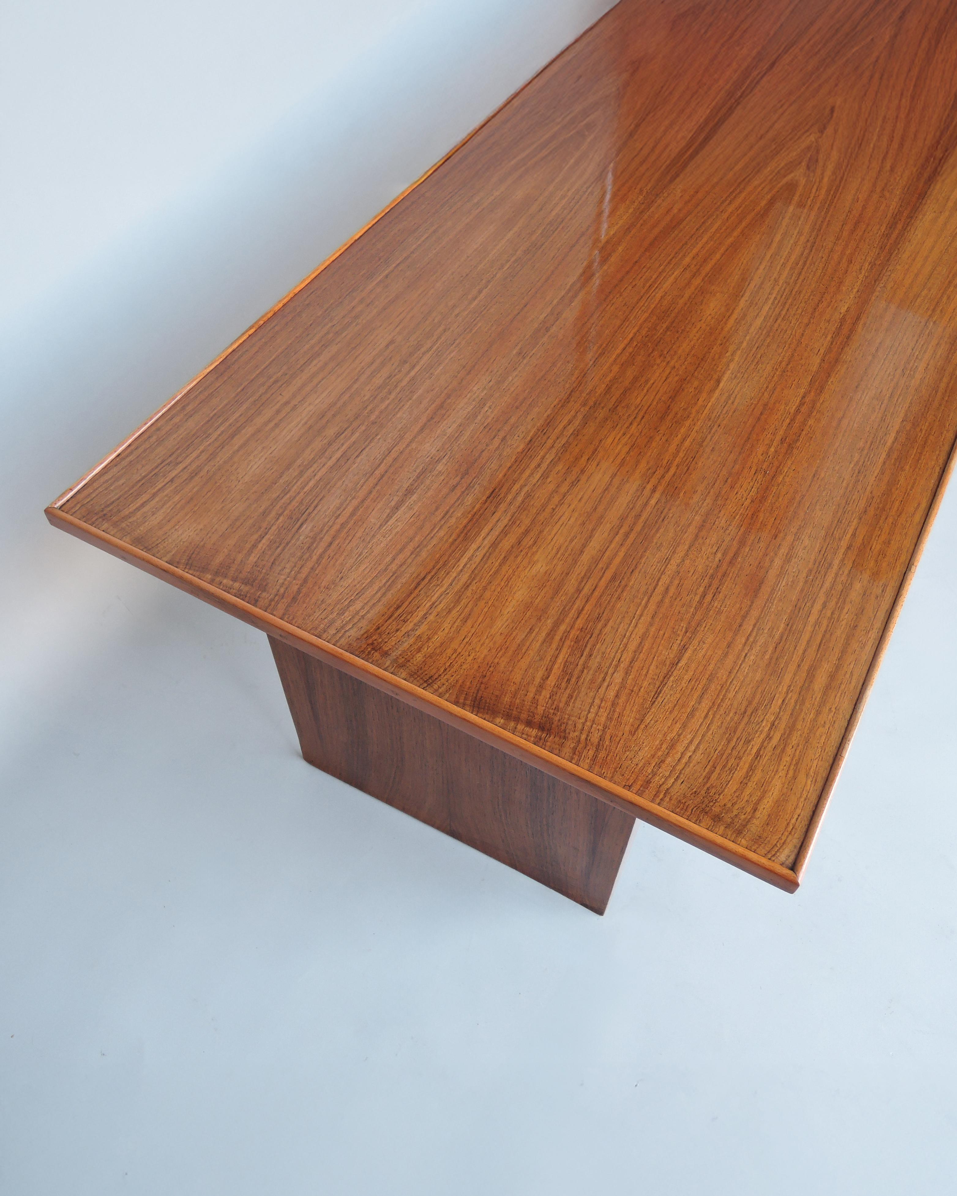 Fine French 1930s Coffee Table by Jean Pascaud en vente 5