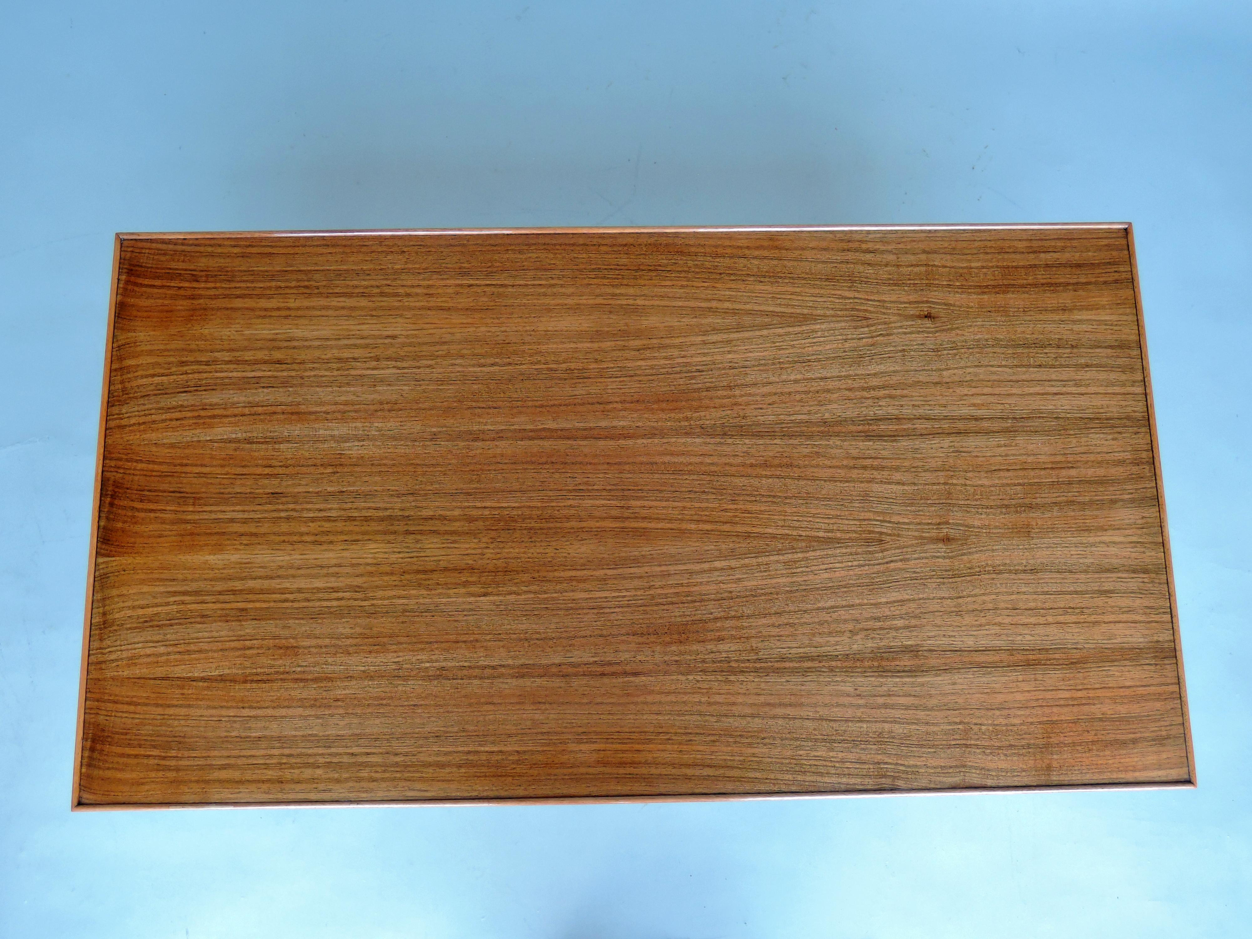 Fine French 1930s Coffee Table by Jean Pascaud en vente 6