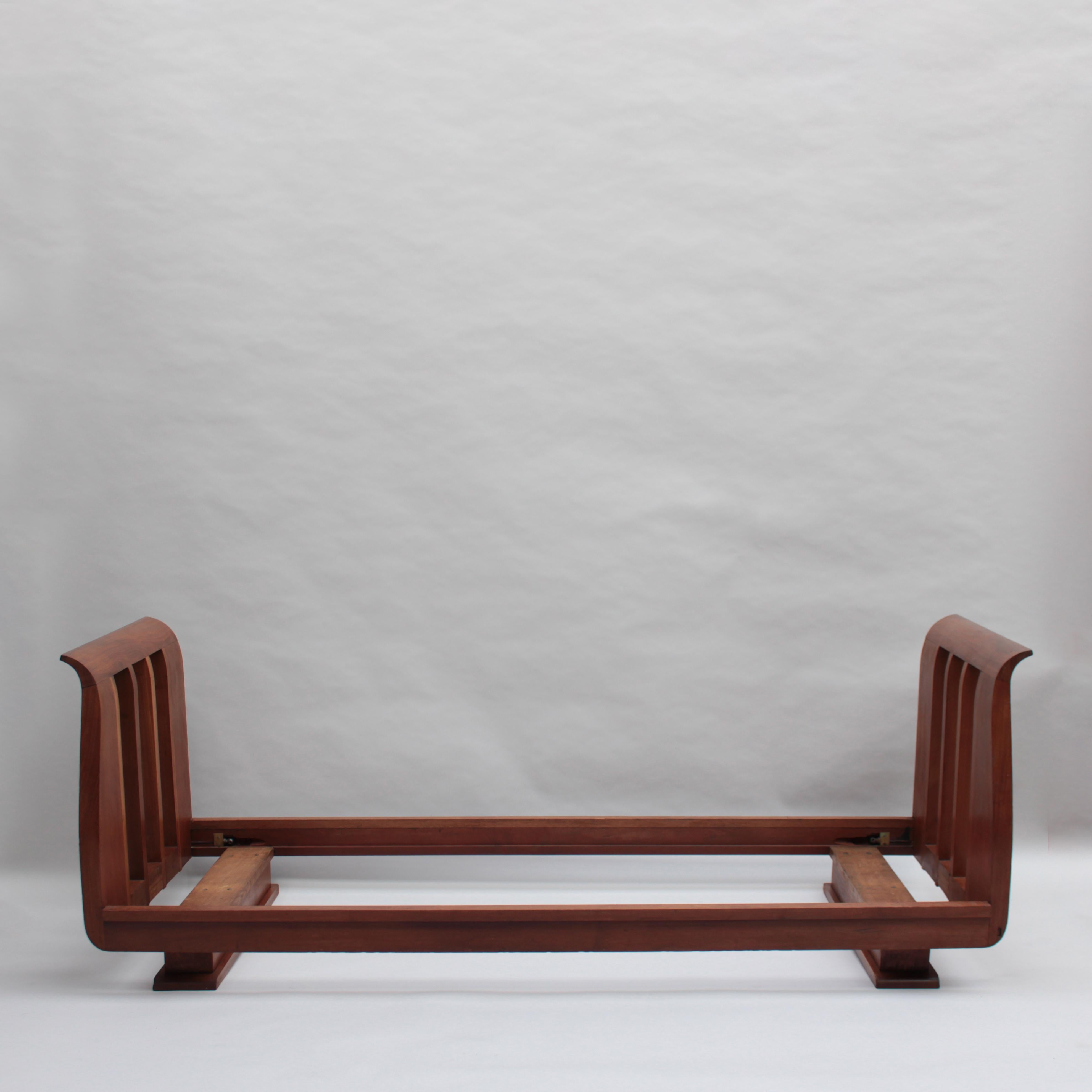 Belle banquette/ canapé française des années 1930 attribuée à Lucien Rollin en vente 2