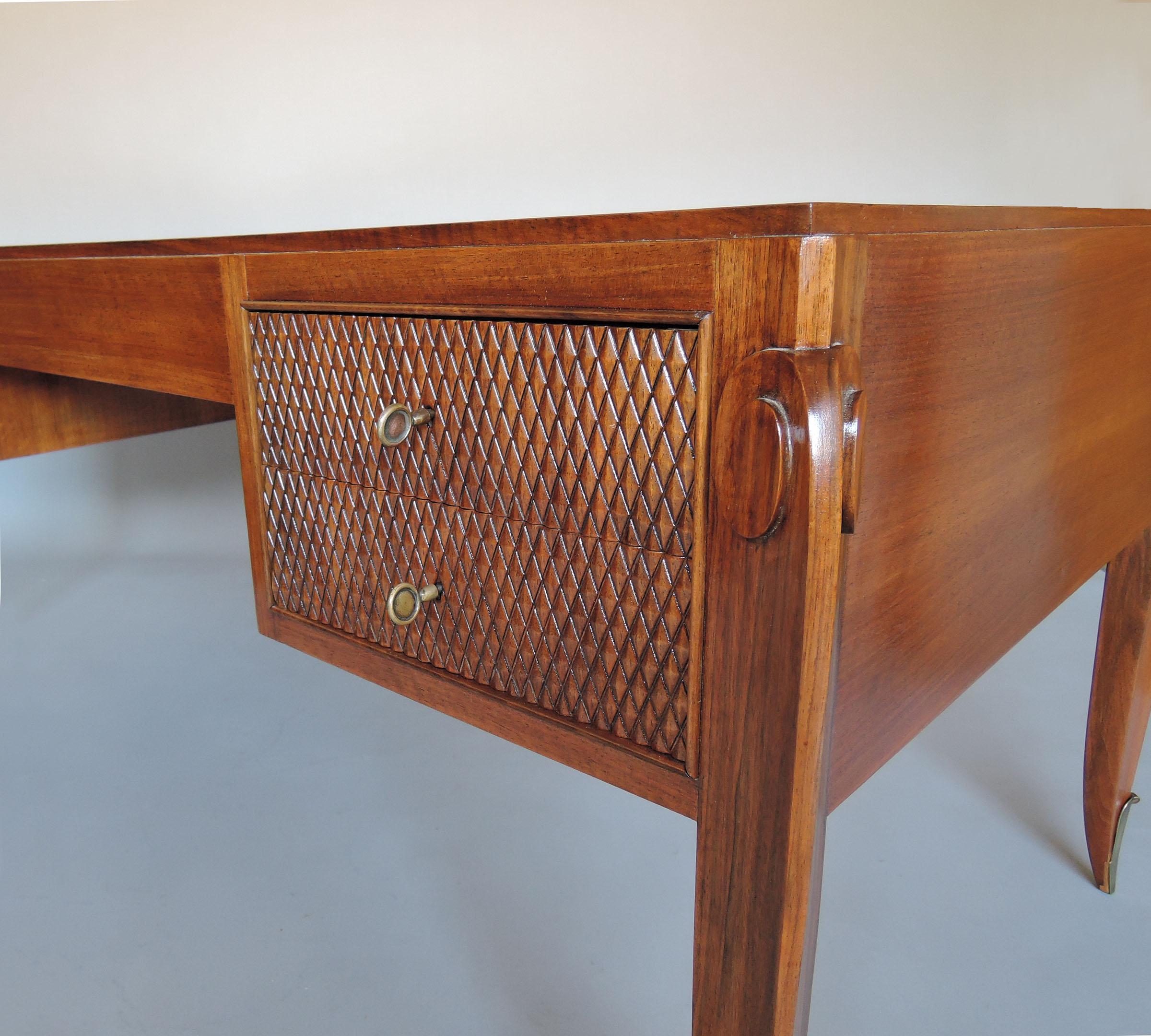 Raffinato mobile francese degli anni '40 di Jean Pascaud 