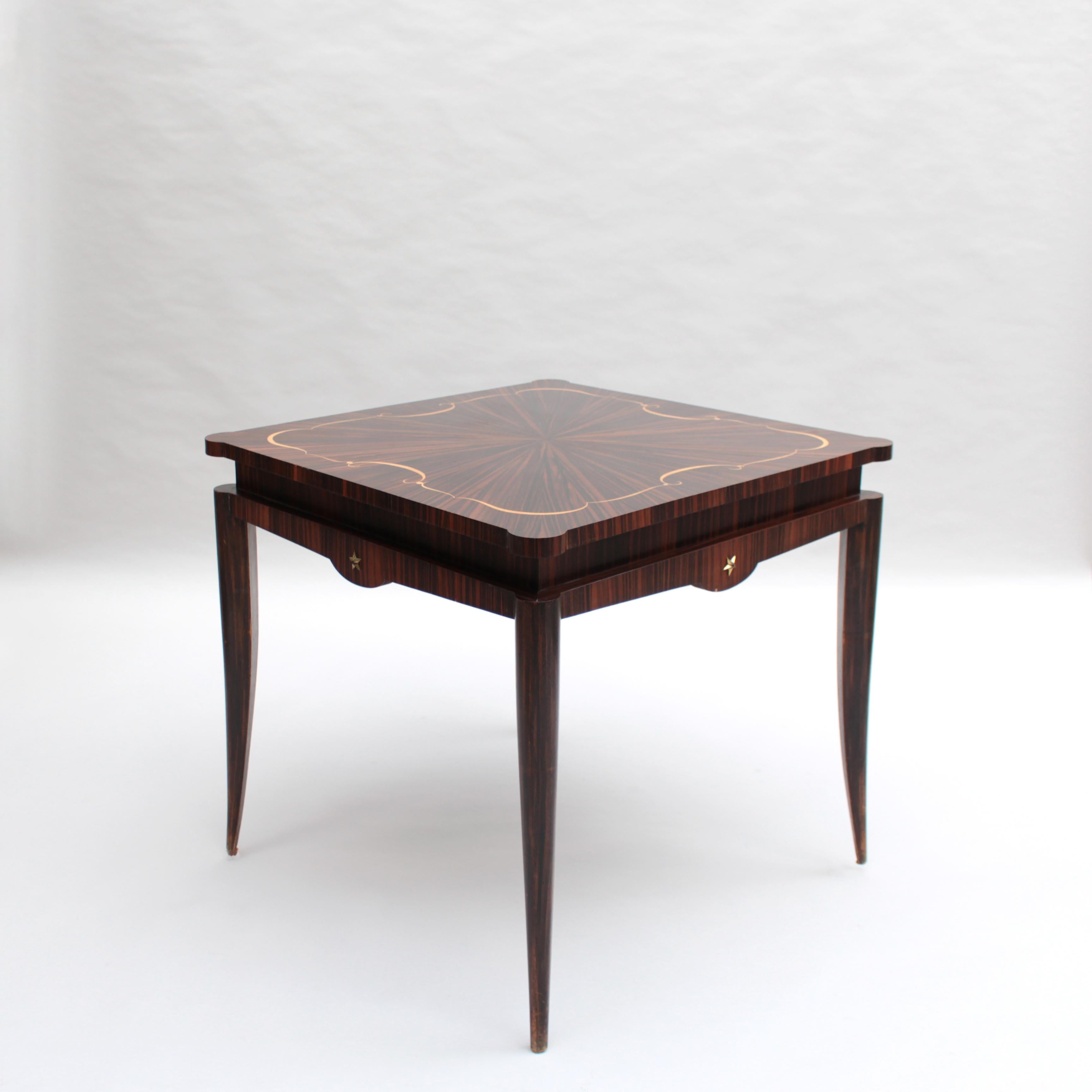 Français Table de jeu française des années 1940 en ébène de Macassar en vente