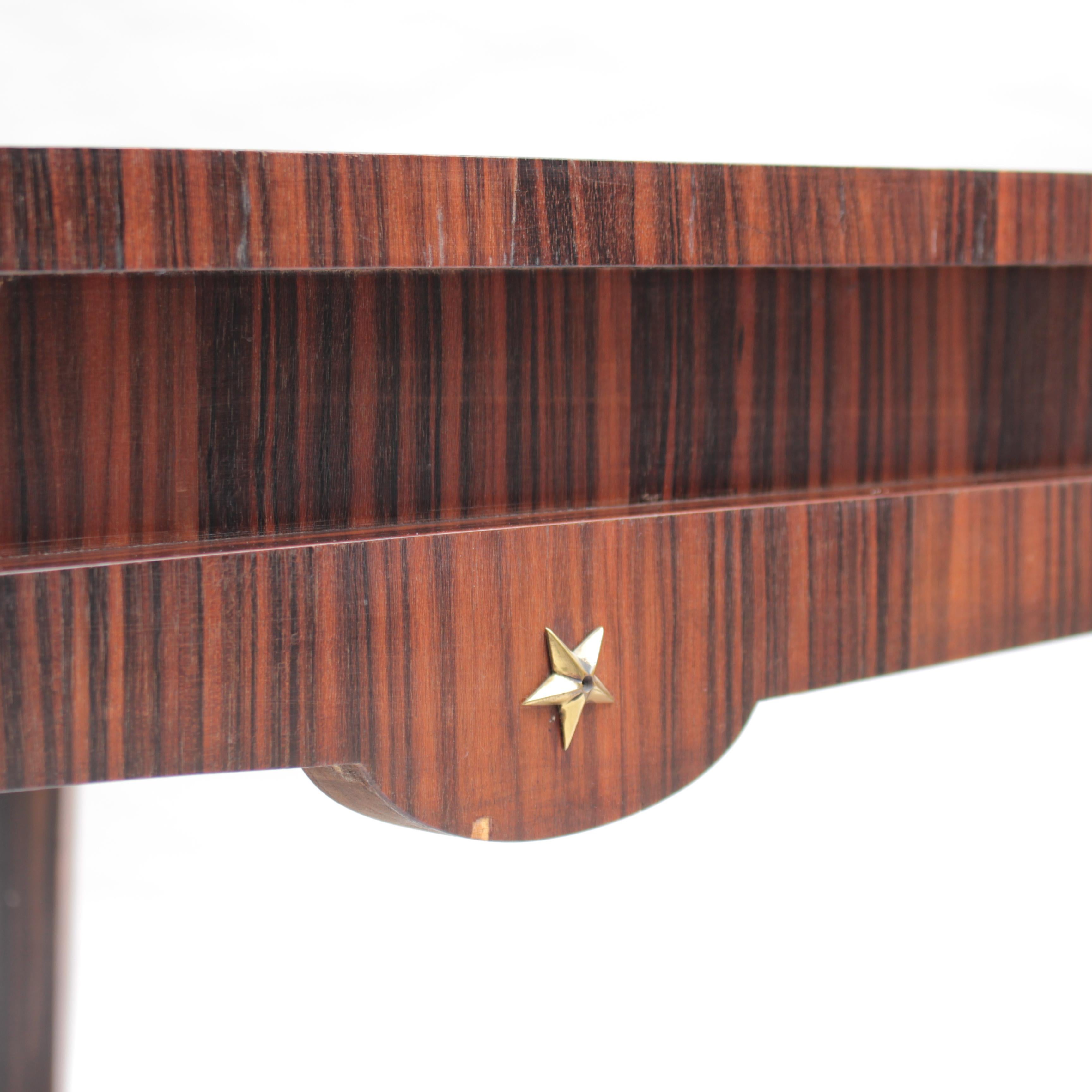 Table de jeu française des années 1940 en ébène de Macassar en vente 1