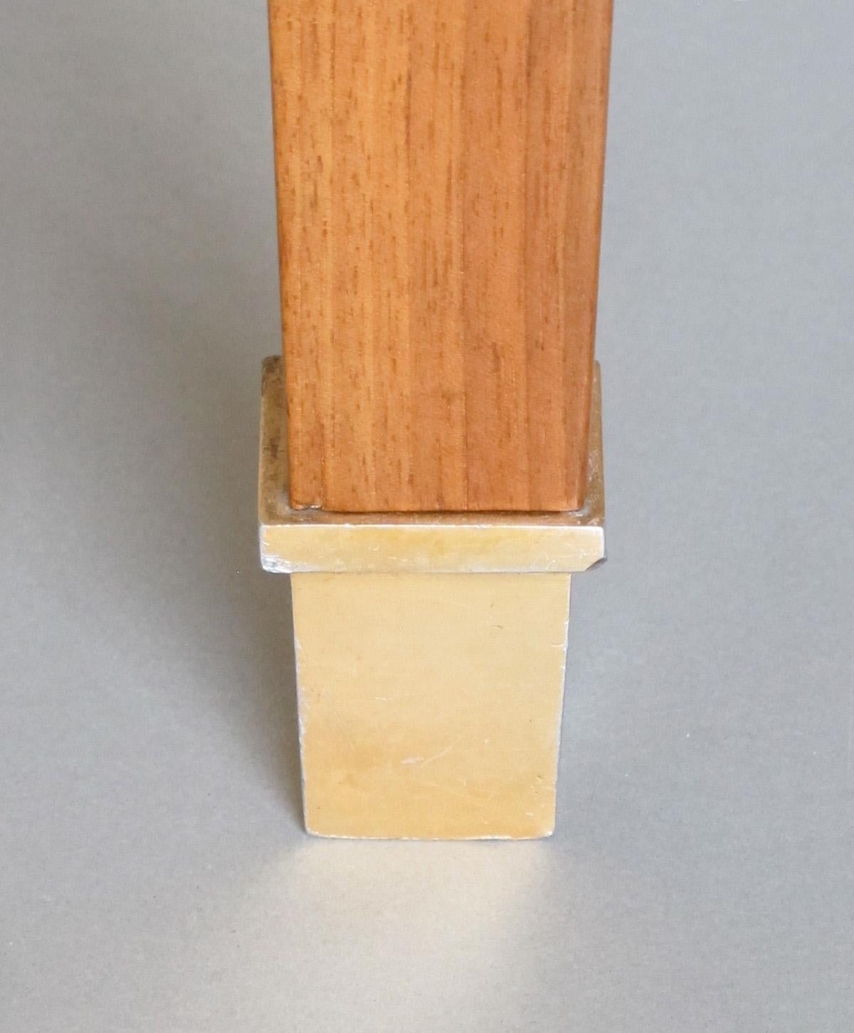 Fina mesa de comedor/escritorio francesa extensible de nogal de los años 40 en venta 12
