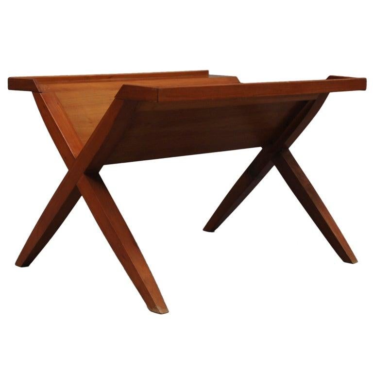 Porte-revues ou table basse en cerisier des années 1950 par Roger Landault