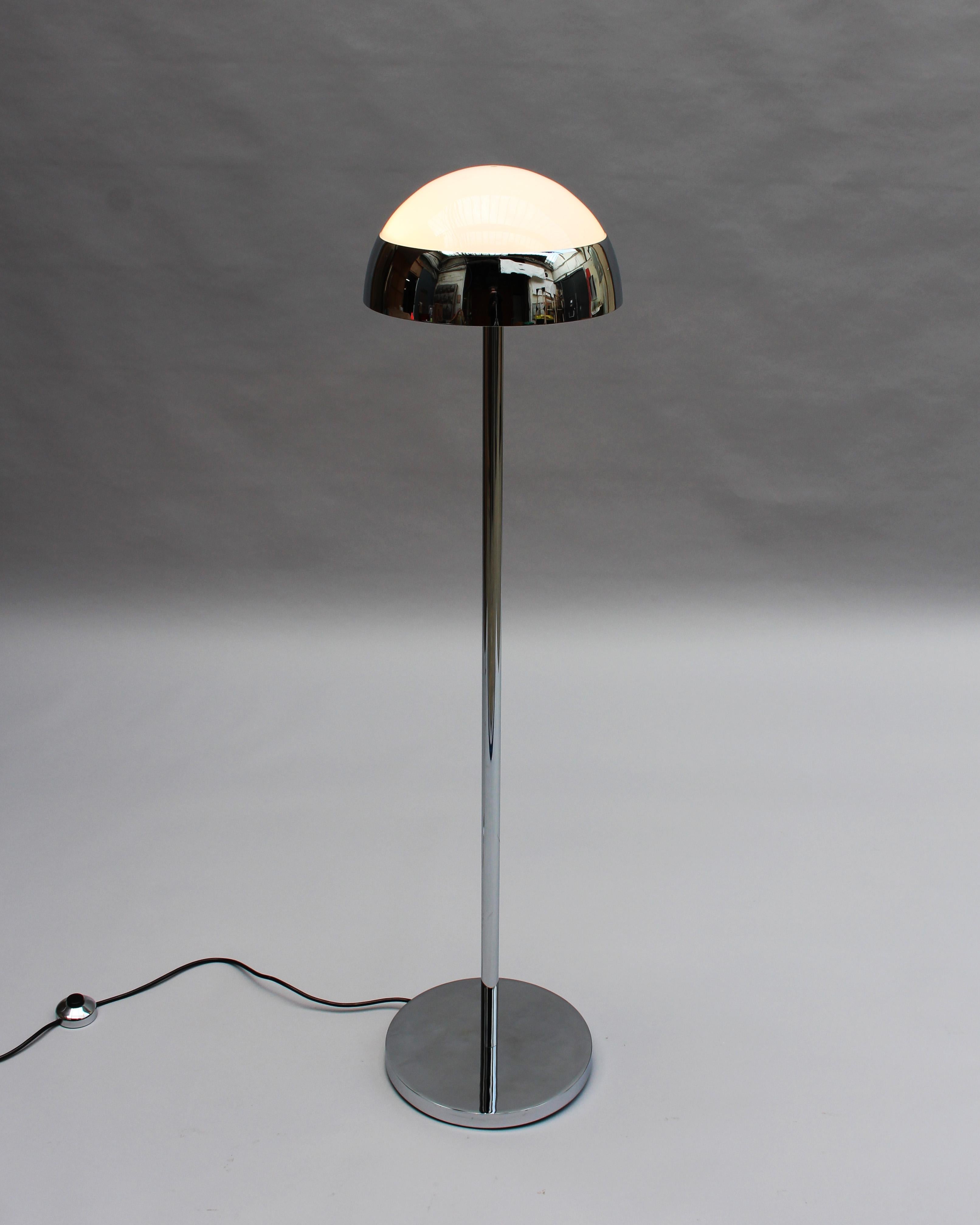 Lampe de lecture sur pied en verre et chrome des années 1950 de Jean Perzel Bon état - En vente à Long Island City, NY