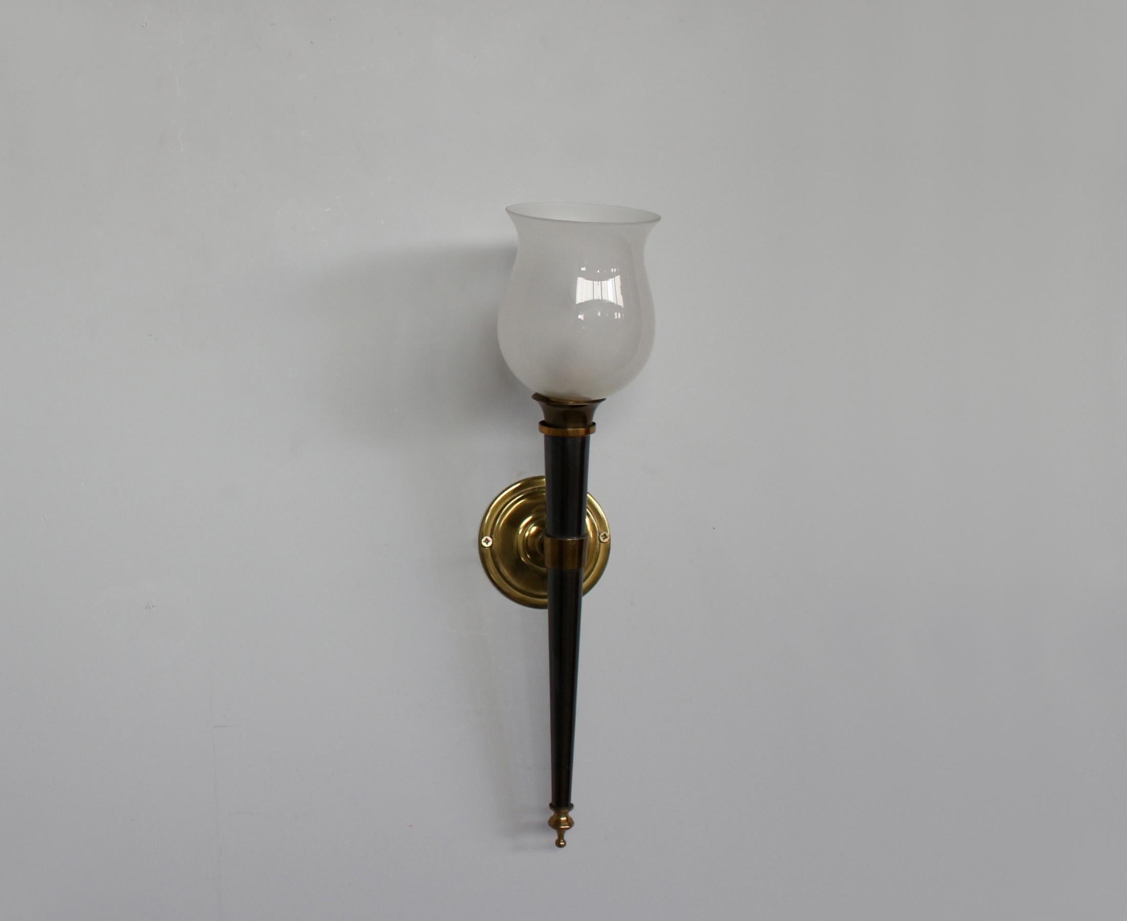 Mid-Century Modern Fine French 1950s Glass and Metal Wall Light For Sale