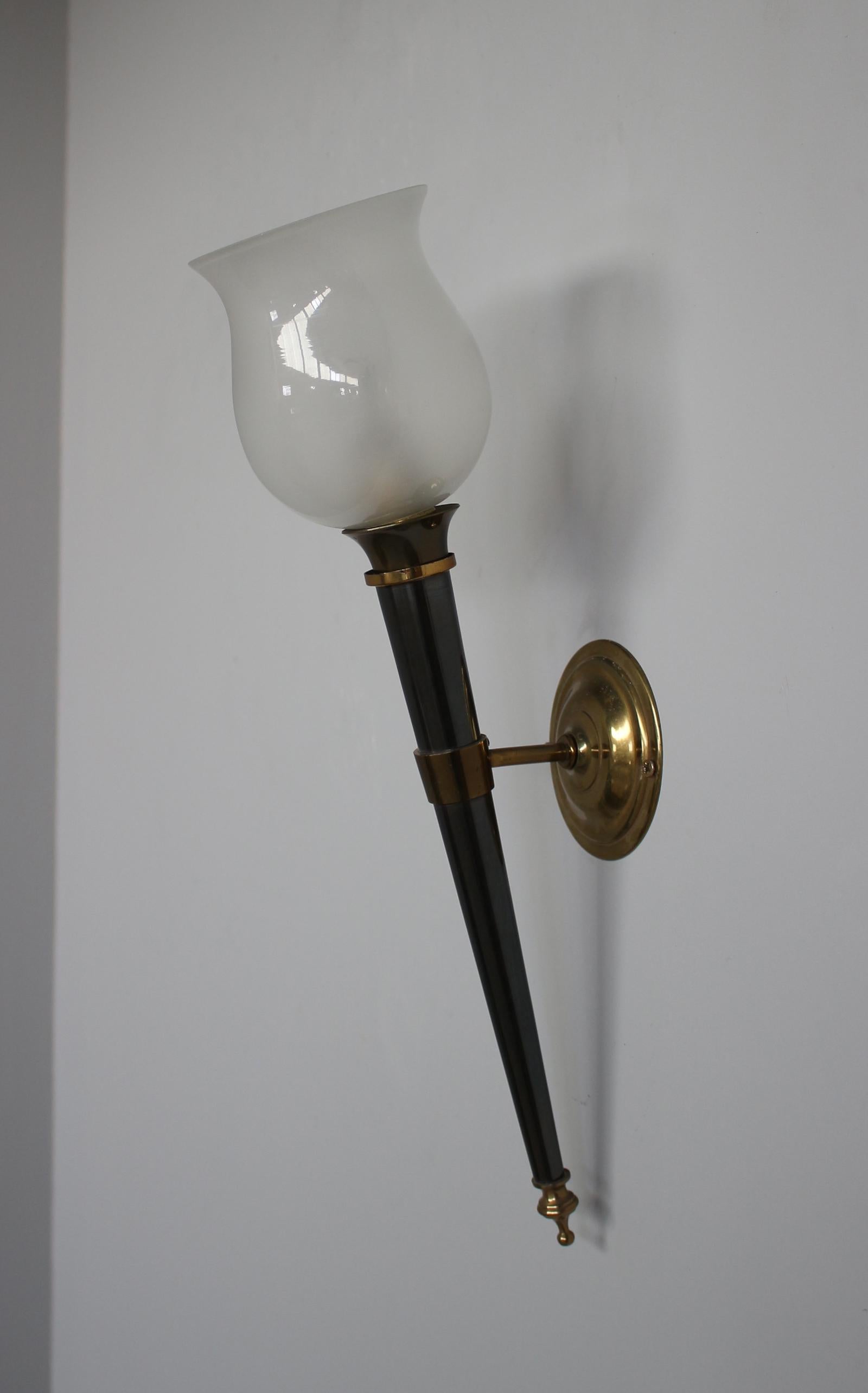 Fine French 1950s Glass and Metal Wall Light In Good Condition For Sale In Long Island City, NY