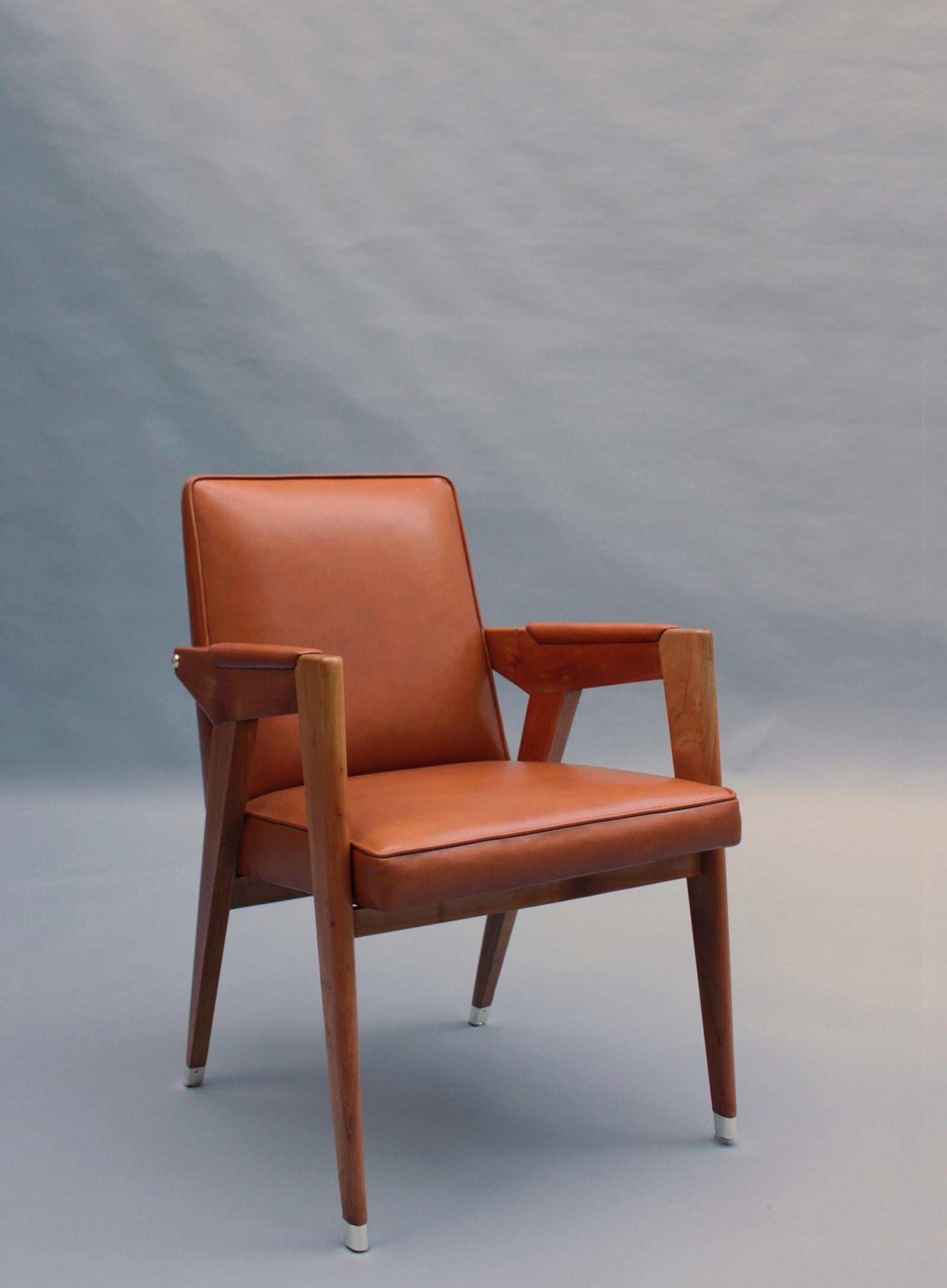 Cuir Bureau et chaises recouverts de cuir par Jacques Adnet, années 1950 en vente