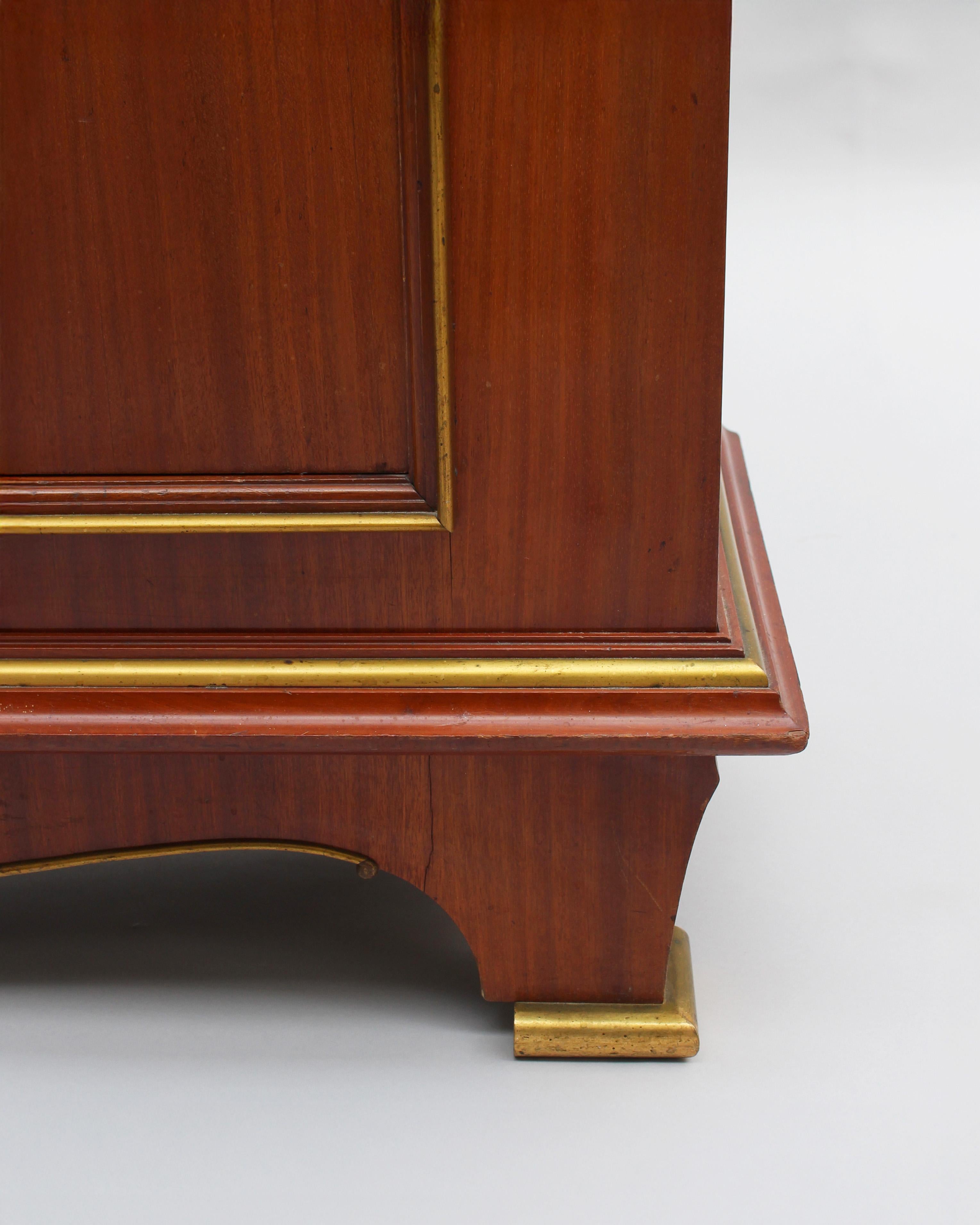 Schöner französischer Mahagoni-Schrank von Andre Arbus und Vadim Androusov aus den 1950er Jahren im Angebot 2