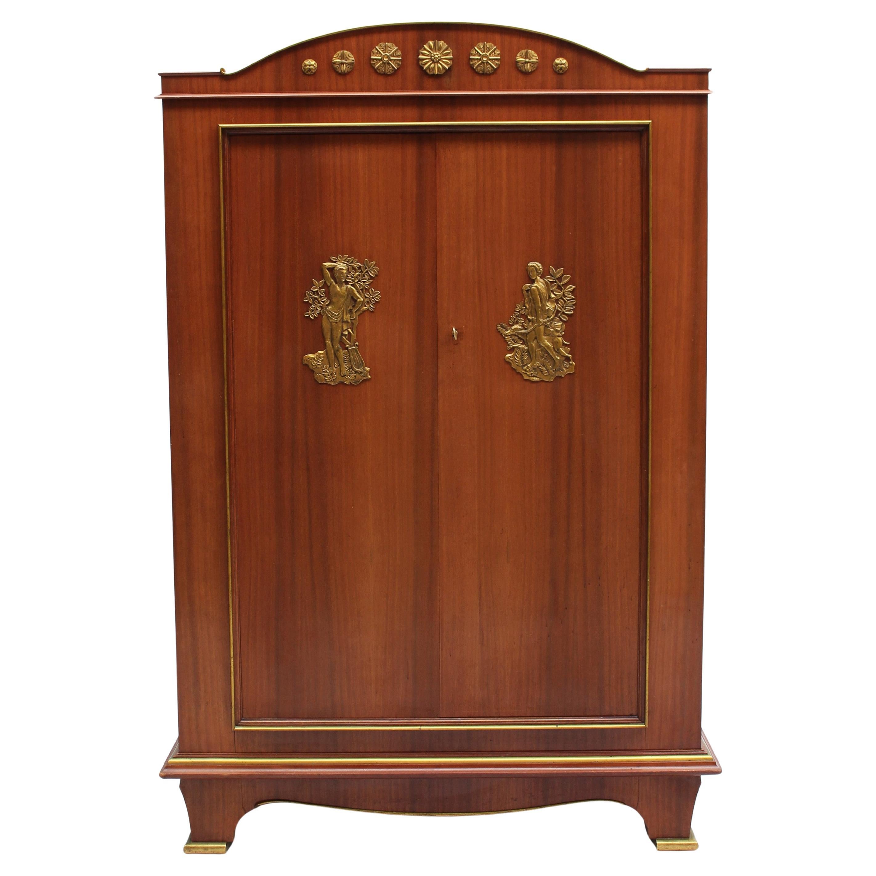 Schöner französischer Mahagoni-Schrank von Andre Arbus und Vadim Androusov aus den 1950er Jahren im Angebot