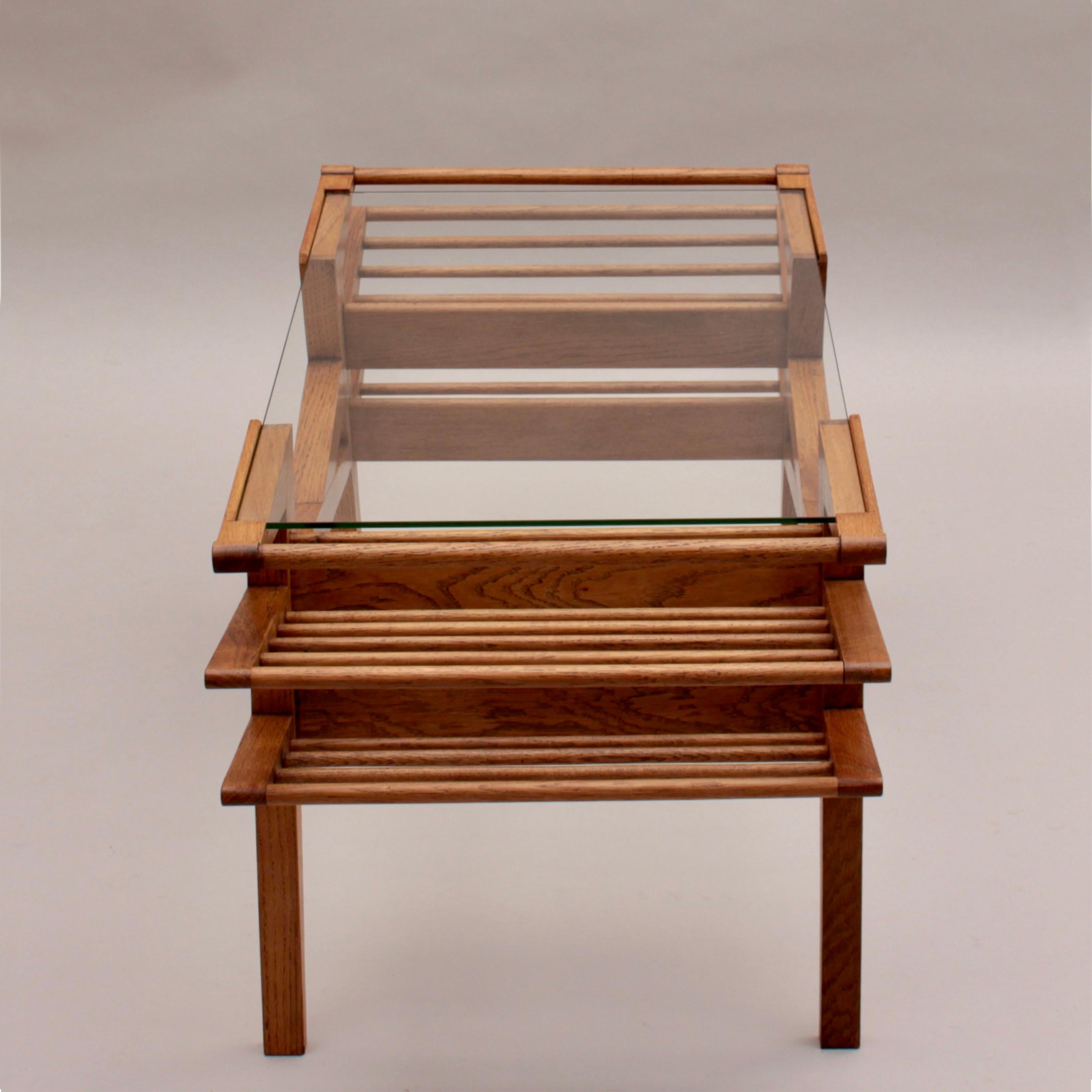 Table basse en chêne et verre des années 1950 par Maxime Old en vente 3