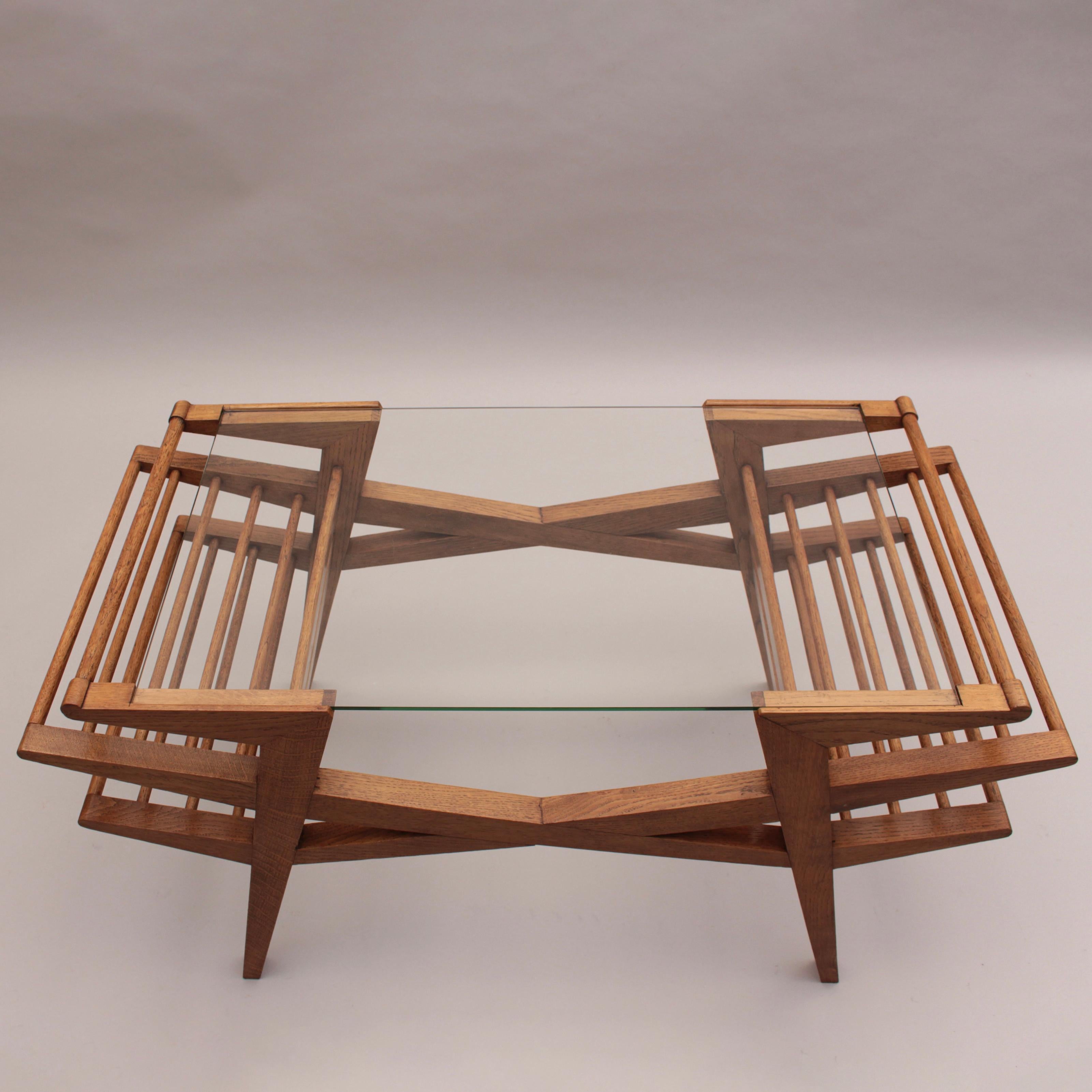 Table basse en chêne et verre des années 1950 par Maxime Old en vente 5