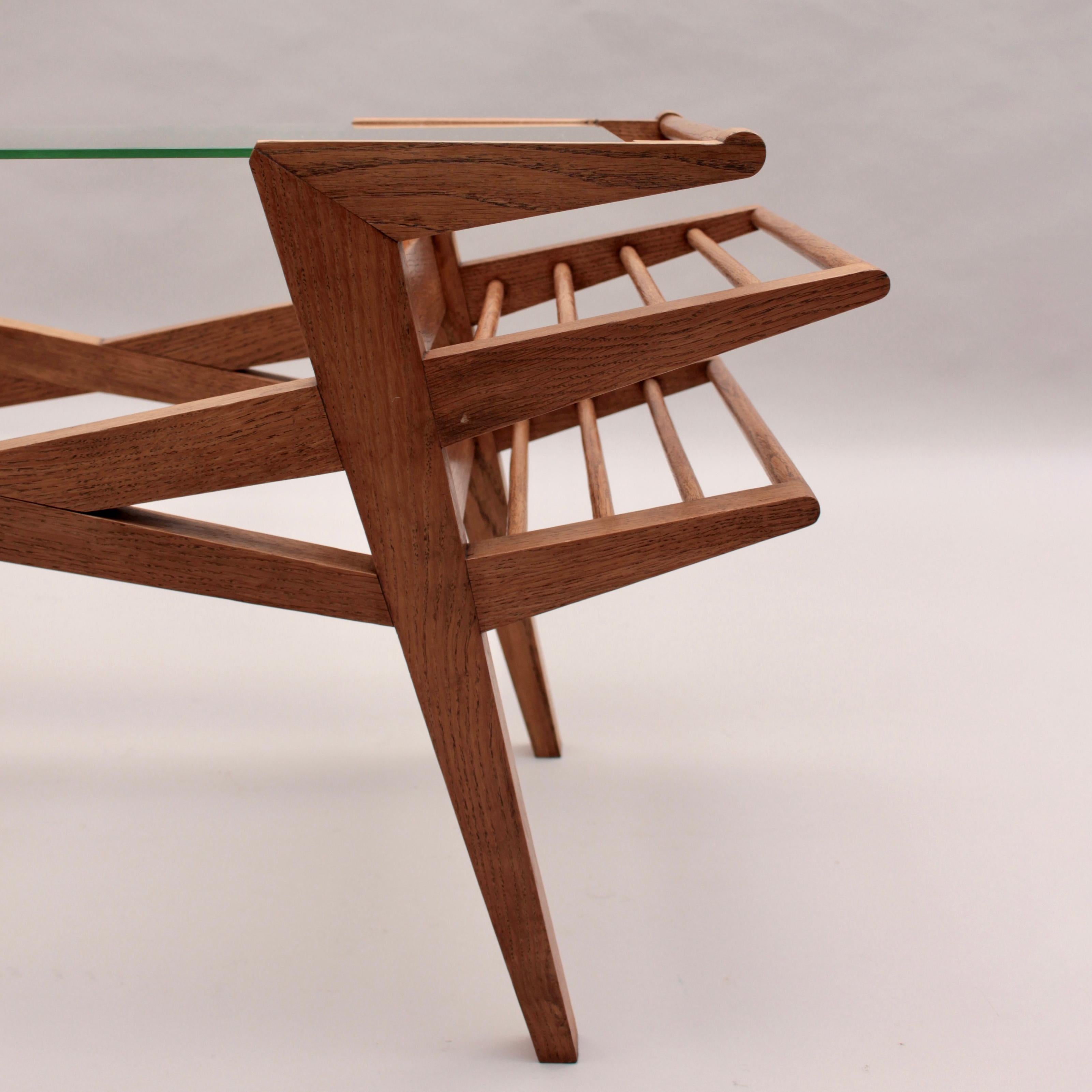 Table basse en chêne et verre des années 1950 par Maxime Old en vente 7