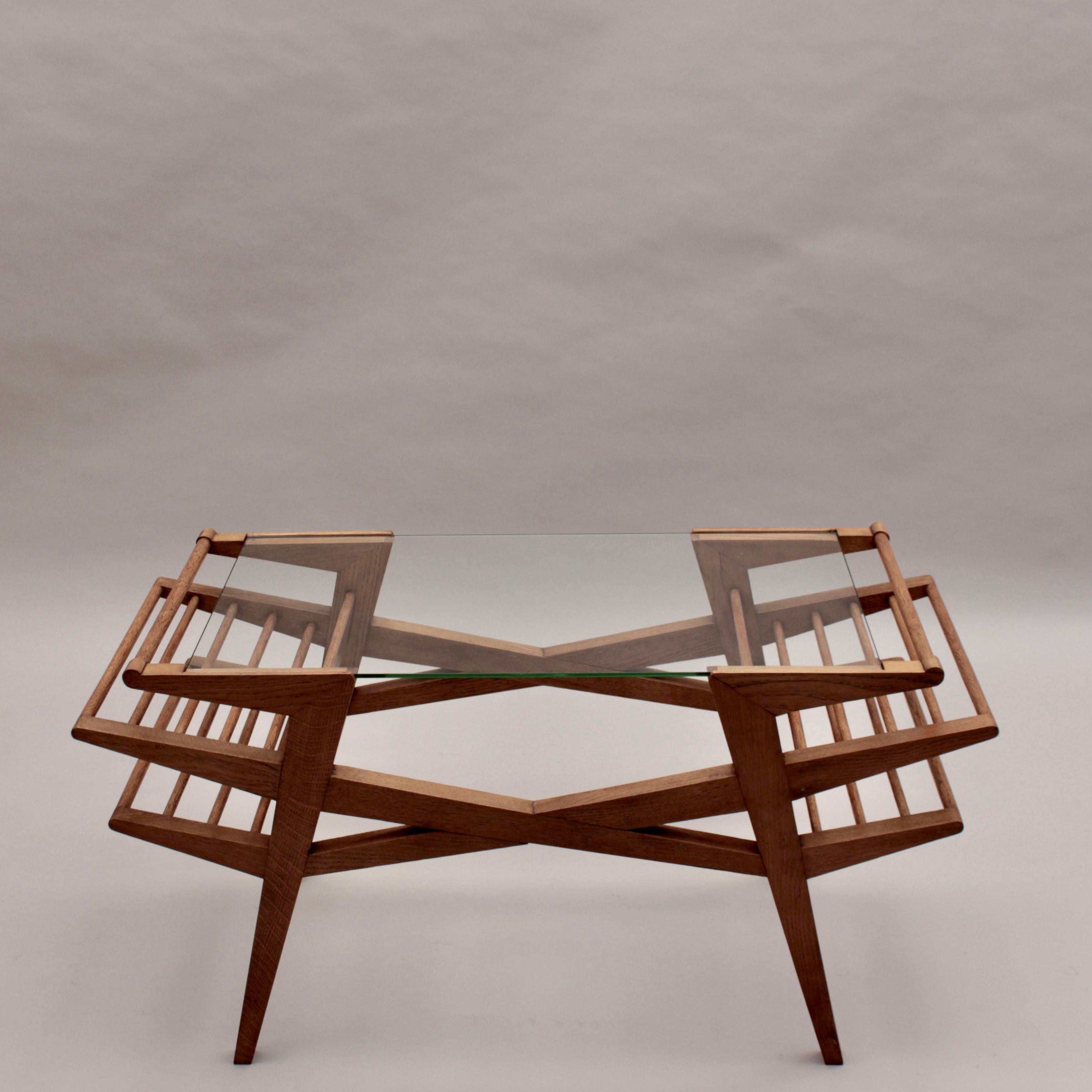 Table basse en chêne et verre des années 1950 par Maxime Old en vente 1