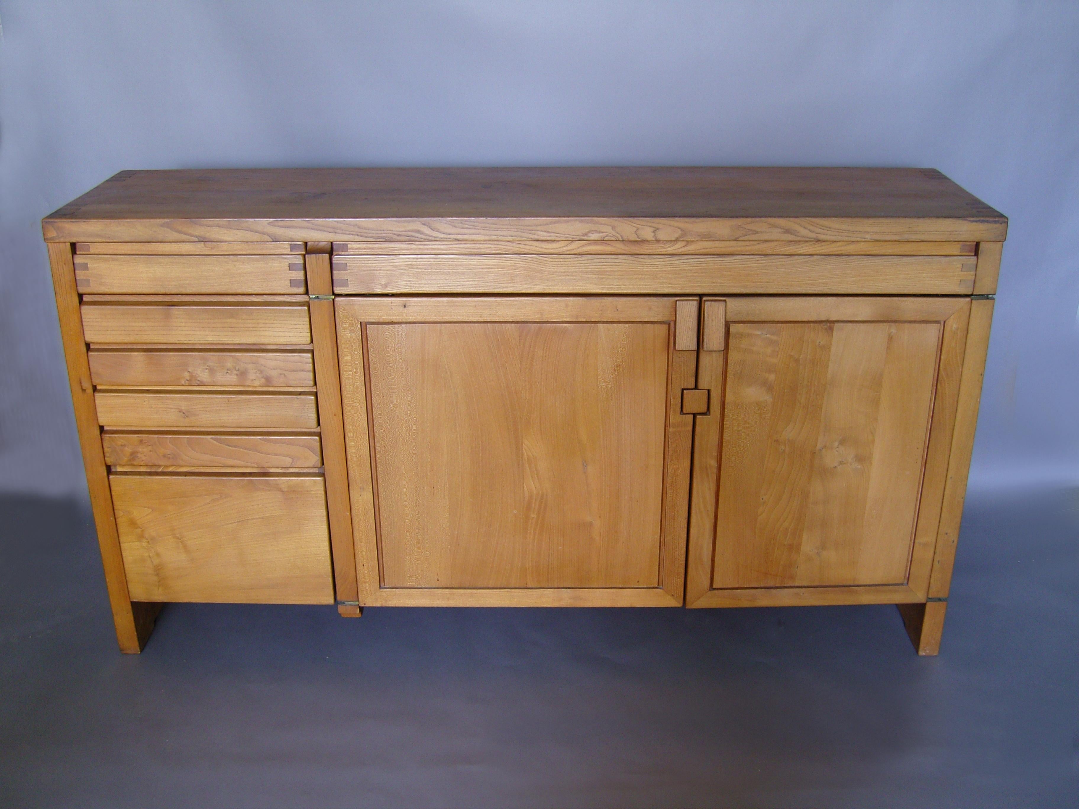 Fine French 1960s Solid Elm  Buffet / Dresser by Pierre Chapo For Sale 5