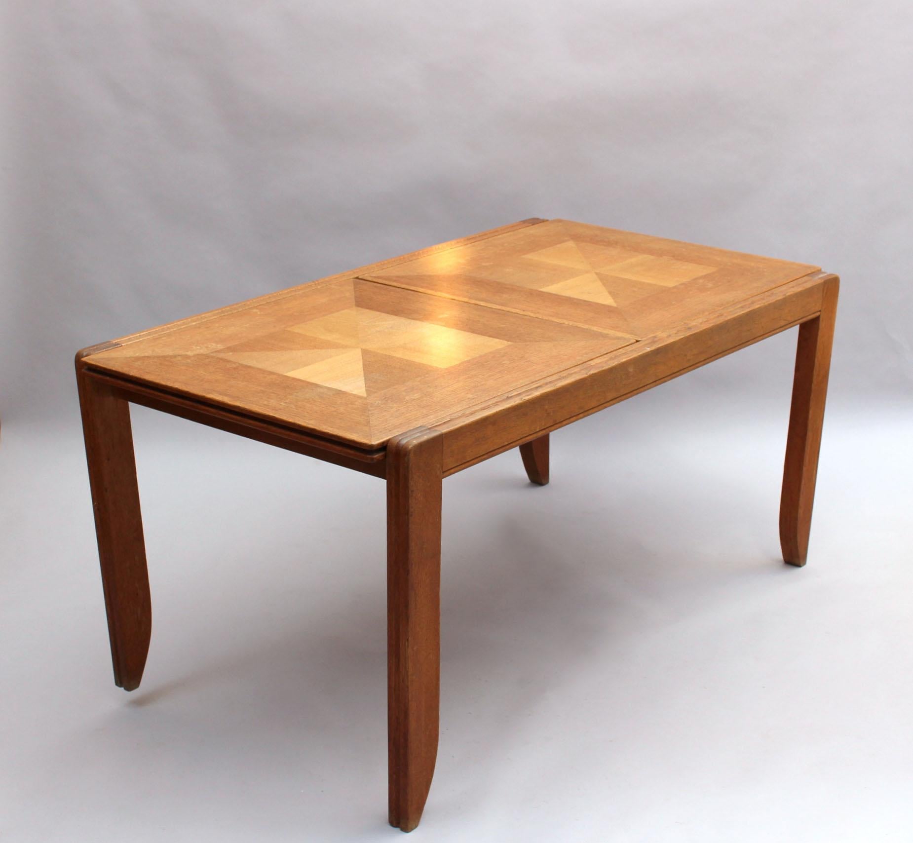 Fine French 1970s Extendable Oak Dining Table by Guillerme & Chambron For Sale 2