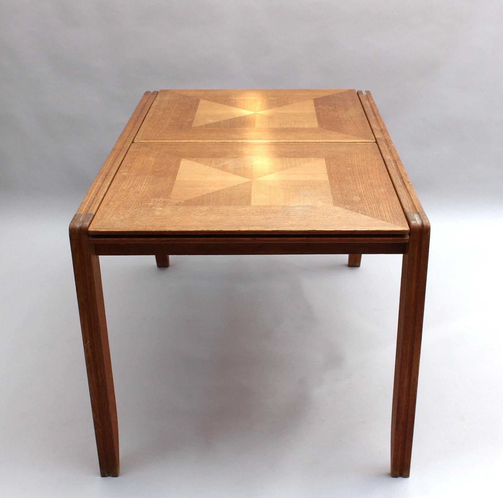 Fine French 1970s Extendable Oak Dining Table by Guillerme & Chambron For Sale 3