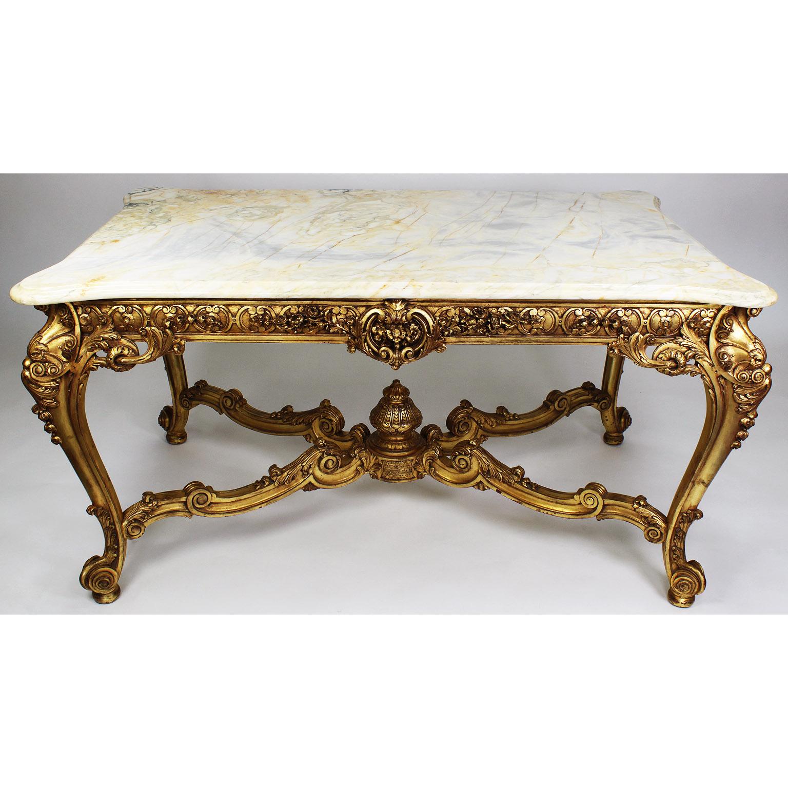 Français Table d'entrée française de style Louis XV en bois doré sculpté du XIXe-XXe siècle en vente