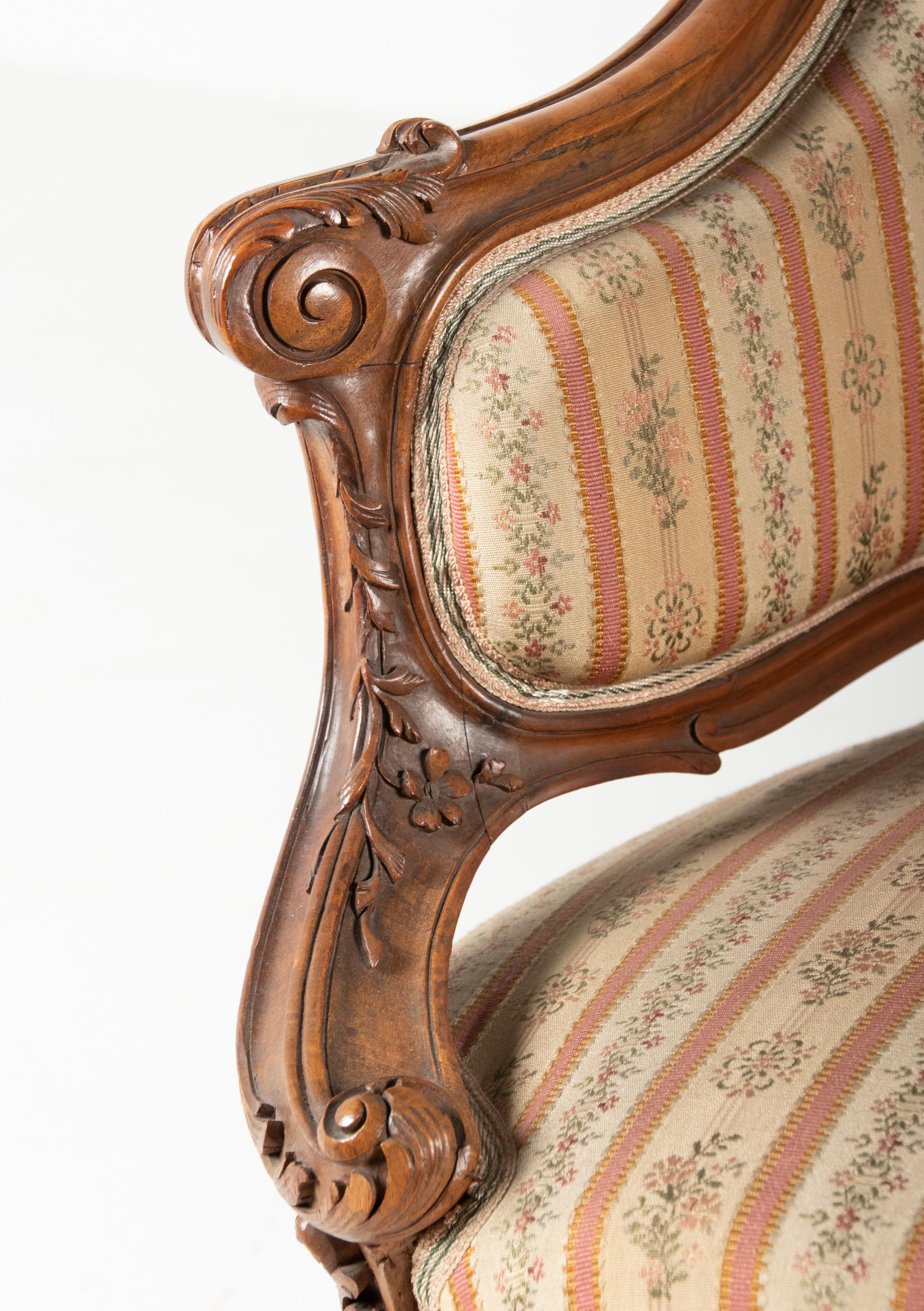 Fabric Fine French 19th Century Carved Walnut 7-Piece Salon Suite