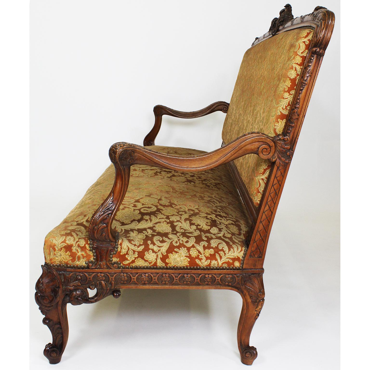 Suite de salon à trois pièces en noyer sculpté, style Louis XV, XIXe siècle, France en vente 6