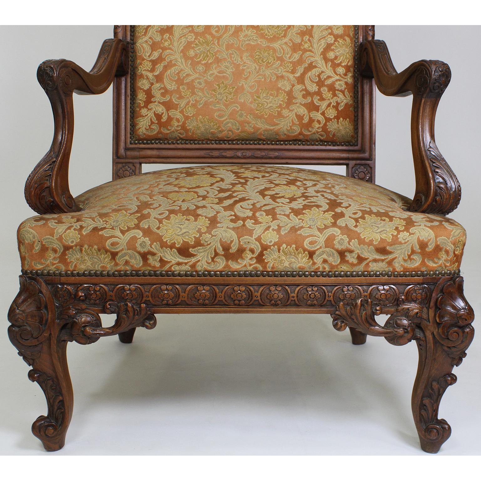 Fine French 19th Century Louis XV Style Carved Walnut Three-Piece Salon Suite For Sale 10