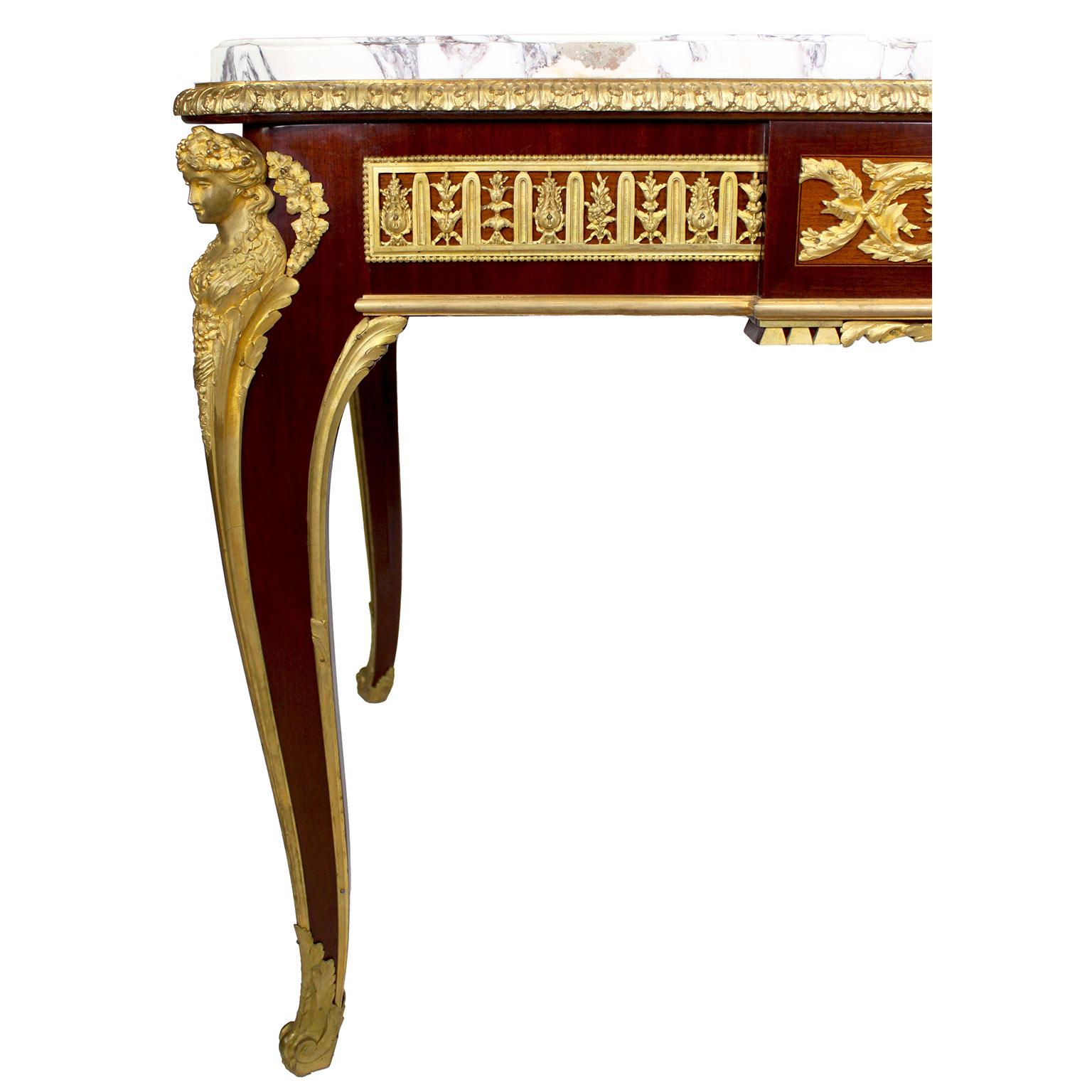 Français Table centrale de style Louis XV du 19ème siècle, attribuée à Millet en vente