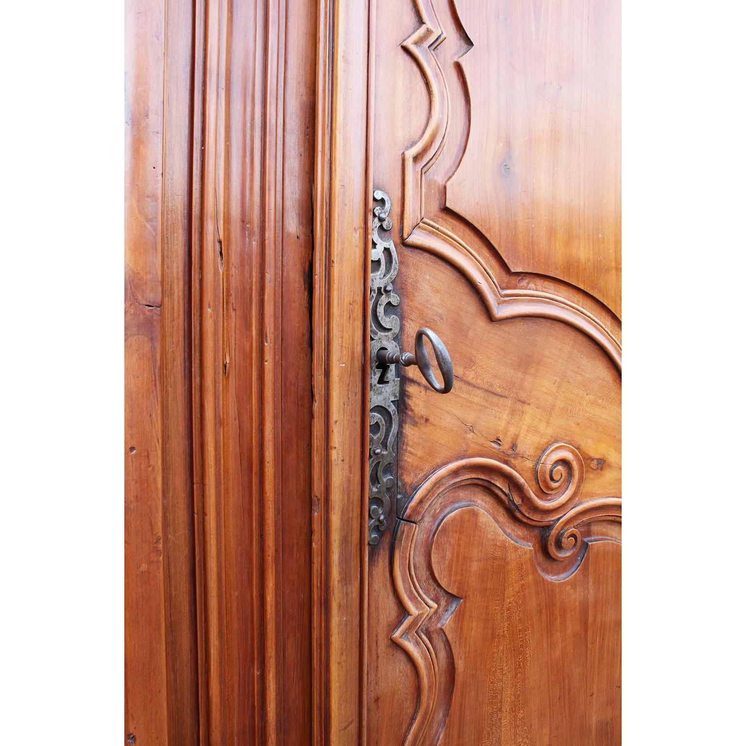 Fine French 19th Century Louis XV Style Walnut Carved 2-Door Provincial Armoire In Good Condition For Sale In Los Angeles, CA