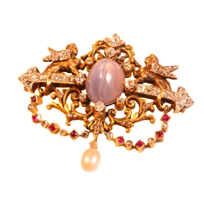 Fine French Antique Star Sapphire and Diamonds 18 Karat Yellow Gold Brooch, 1860 In Excellent Condition For Sale In Antwerp, BE