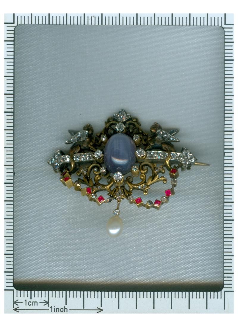 Fine French Antique Star Sapphire and Diamonds 18 Karat Yellow Gold Brooch, 1860 For Sale 1