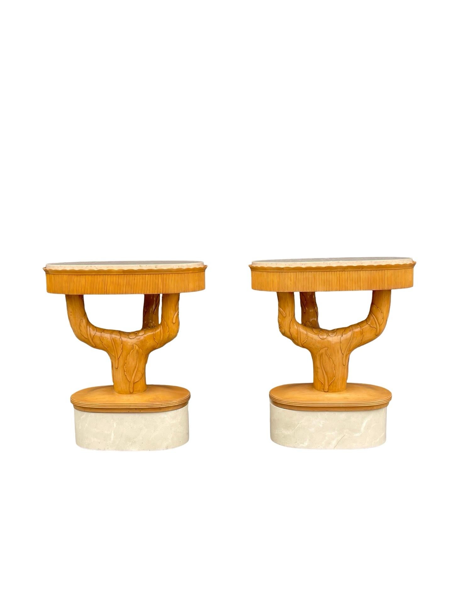 Sculpté à la main Belles tables d'appoint d'architecture française Art Déco dans le style de T. H. Robsjohn-Gibbin en vente