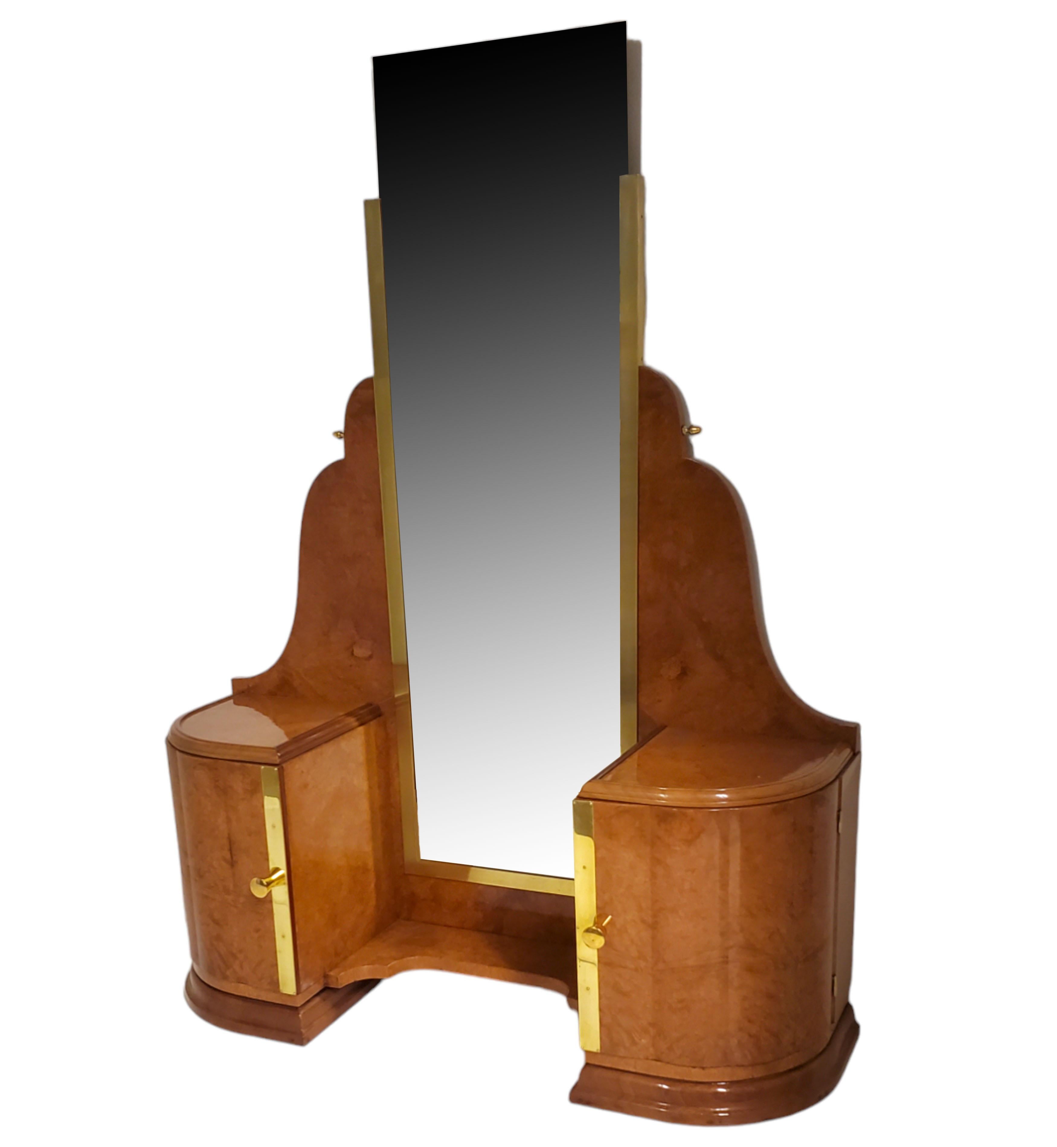 20th Century Fine French Art Deco amboyna vanity/ dressing table w/ brass trim For Sale