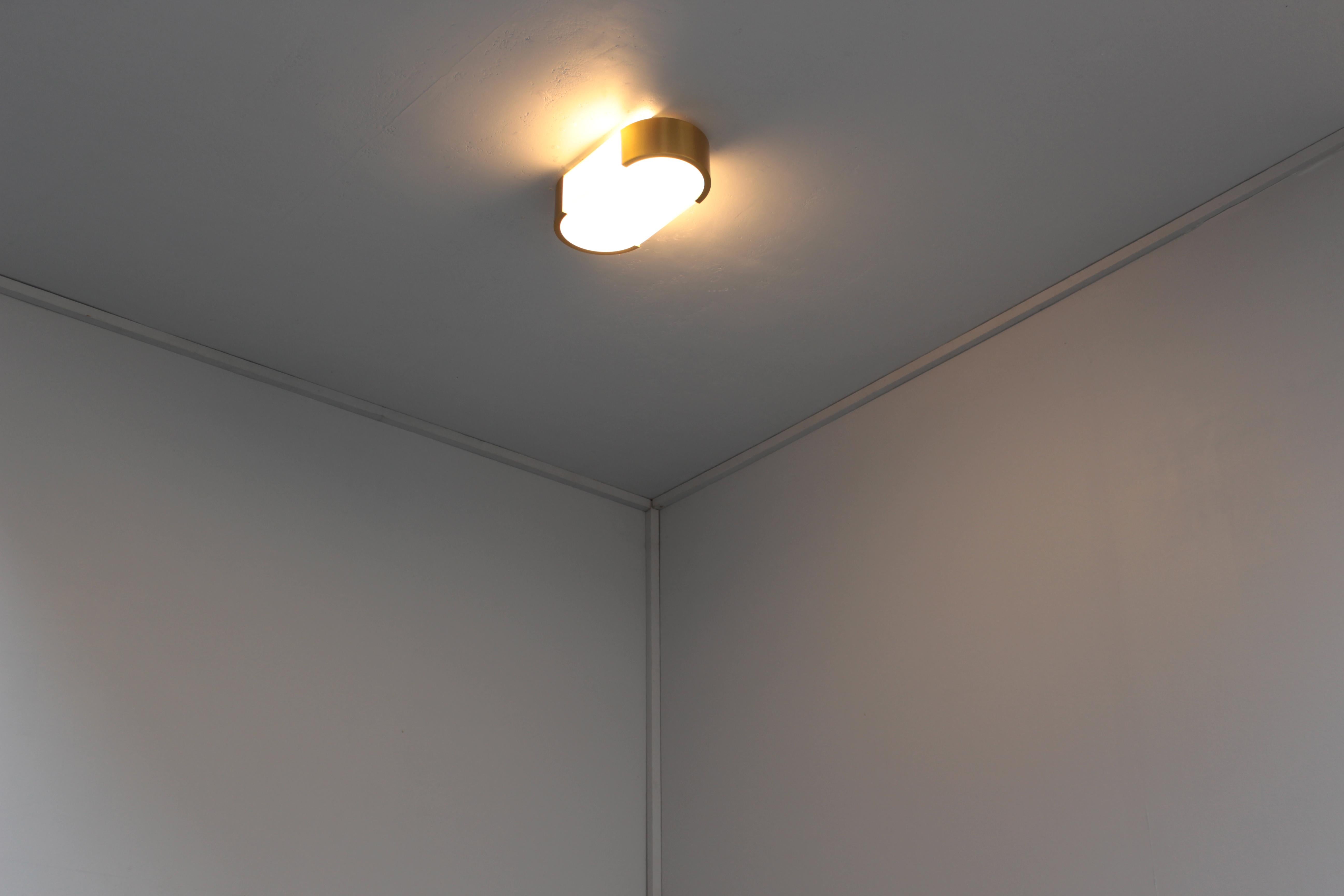 Lampada da soffitto o da parete in bronzo e vetro Art Déco francese di Perzel in vendita 9
