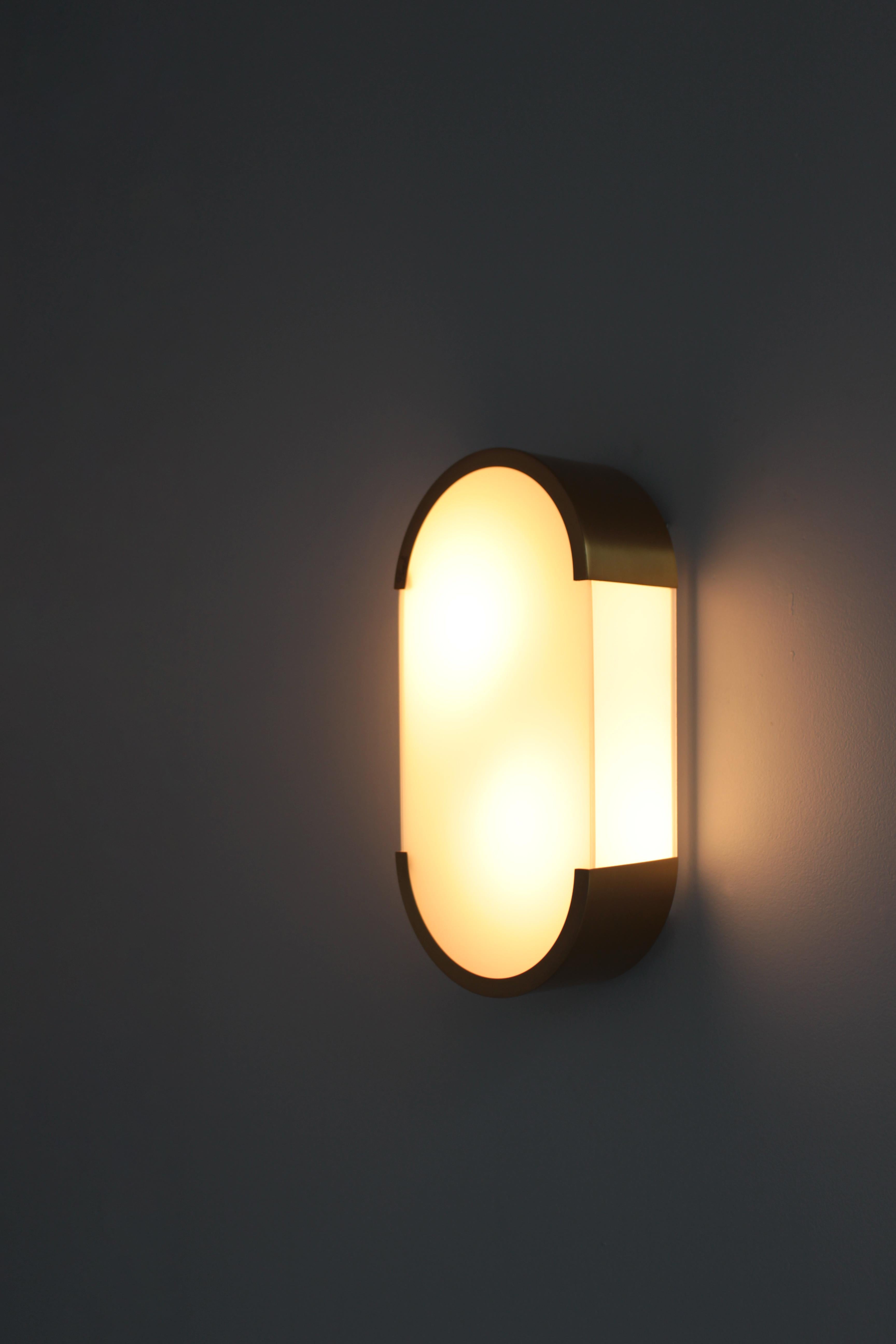 Bronzo Lampada da soffitto o da parete in bronzo e vetro Art Déco francese di Perzel in vendita