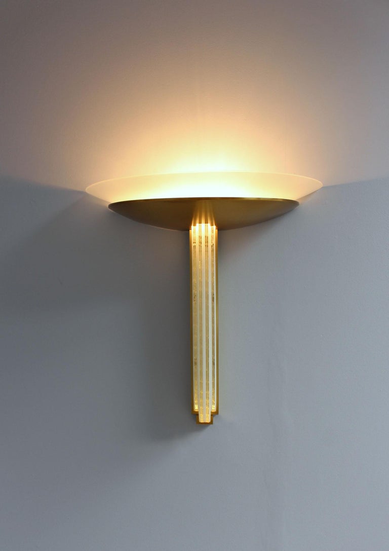 Fine French Art Deco Bronze and Glass Wall Light by Perzel For Sale at