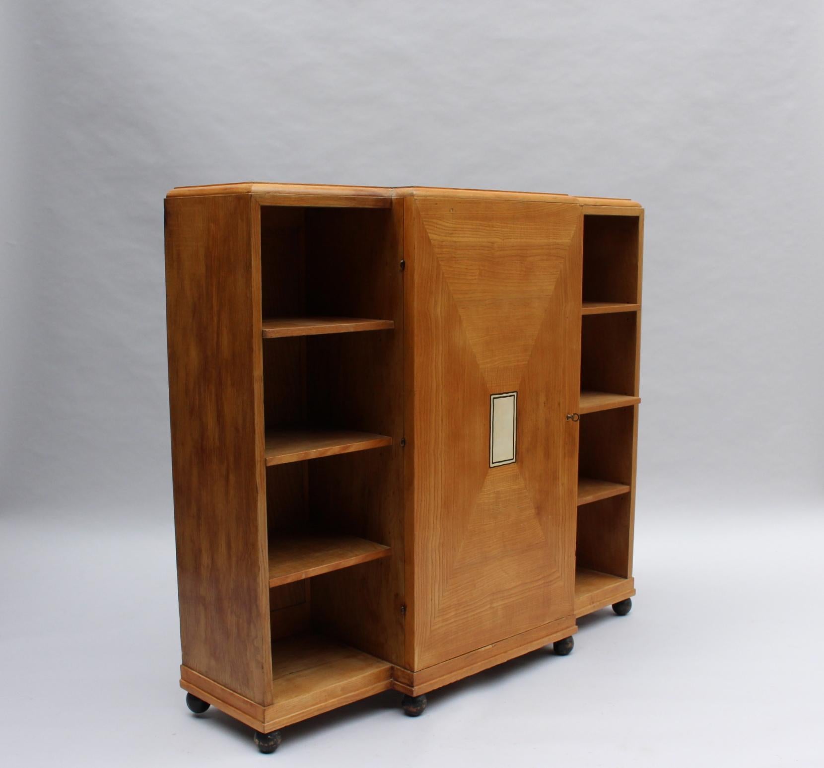 Fine French Art Deco Cabinet / Bar / Bookcase In Good Condition In Long Island City, NY