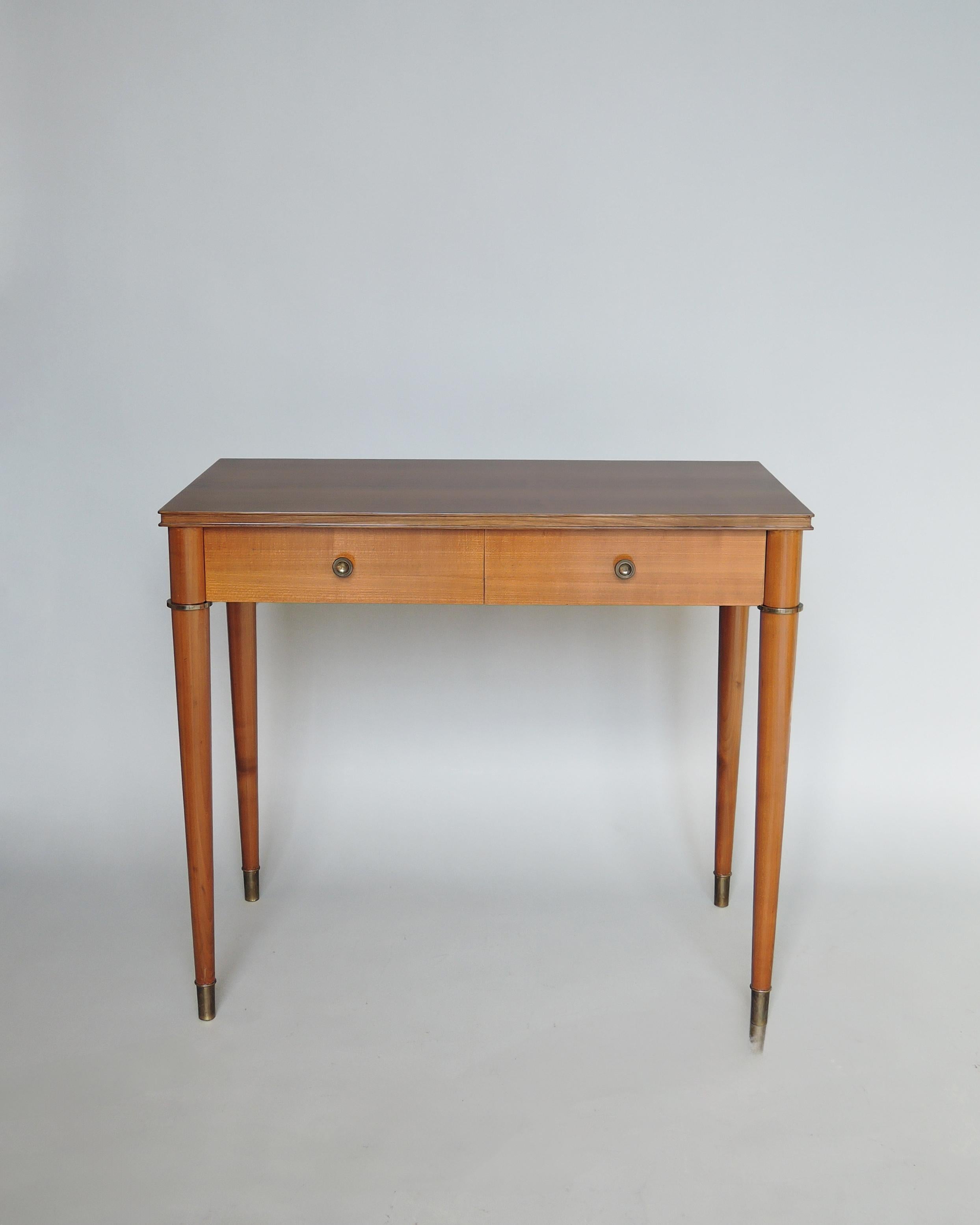 Mid-Century moderno Scrivania francese Art Déco in ciliegio con dettagli in bronzo in vendita