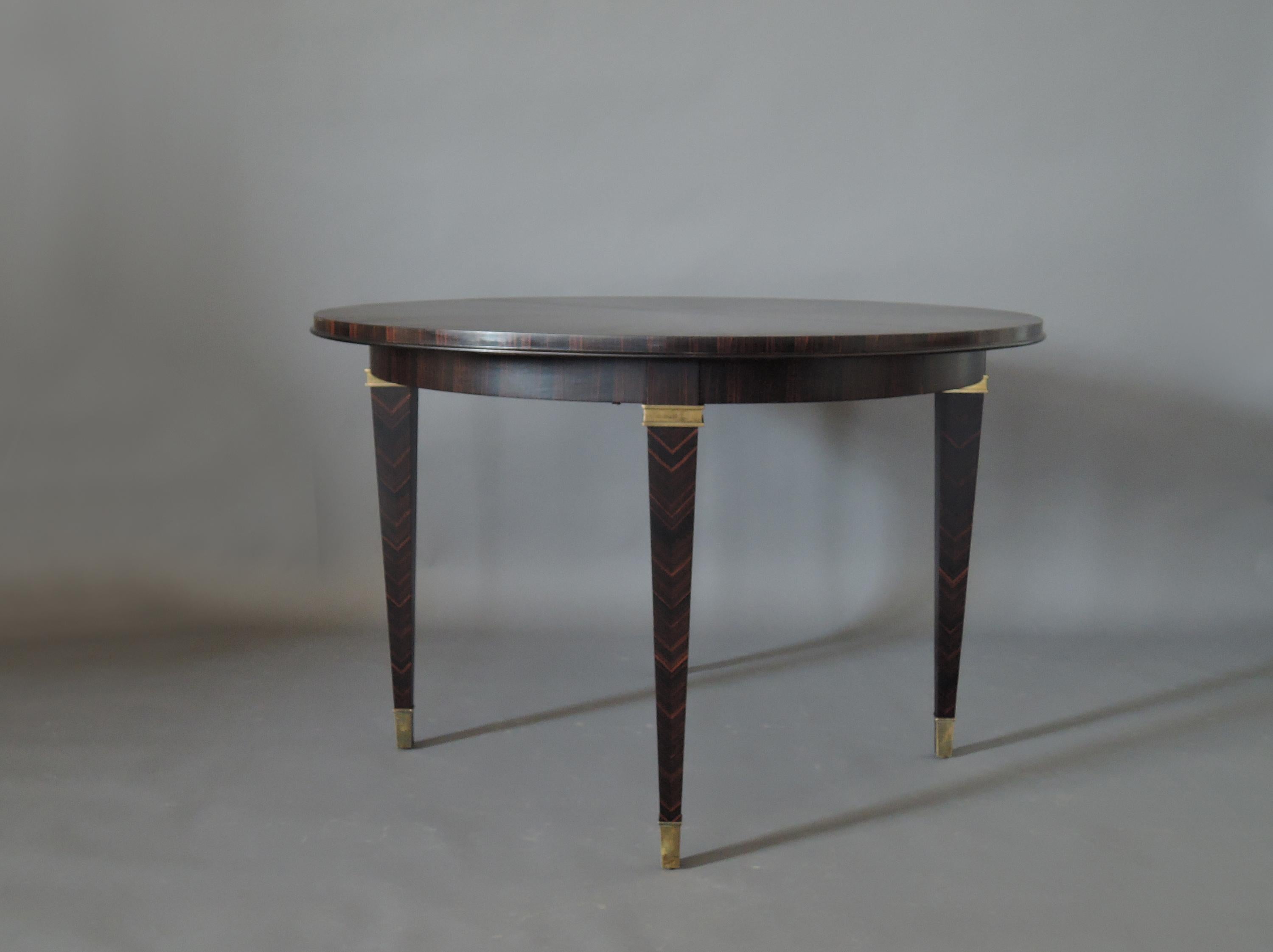 Fine French Art Deco Extendable Macassar Ebony Round Table by Dominique In Good Condition In Long Island City, NY