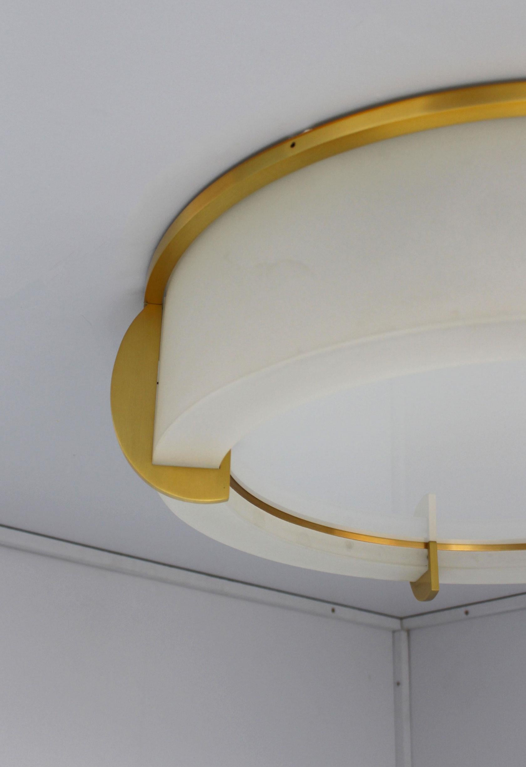 Raffinata plafoniera francese Art Déco in vetro e bronzo di Jean Perzel in vendita 7