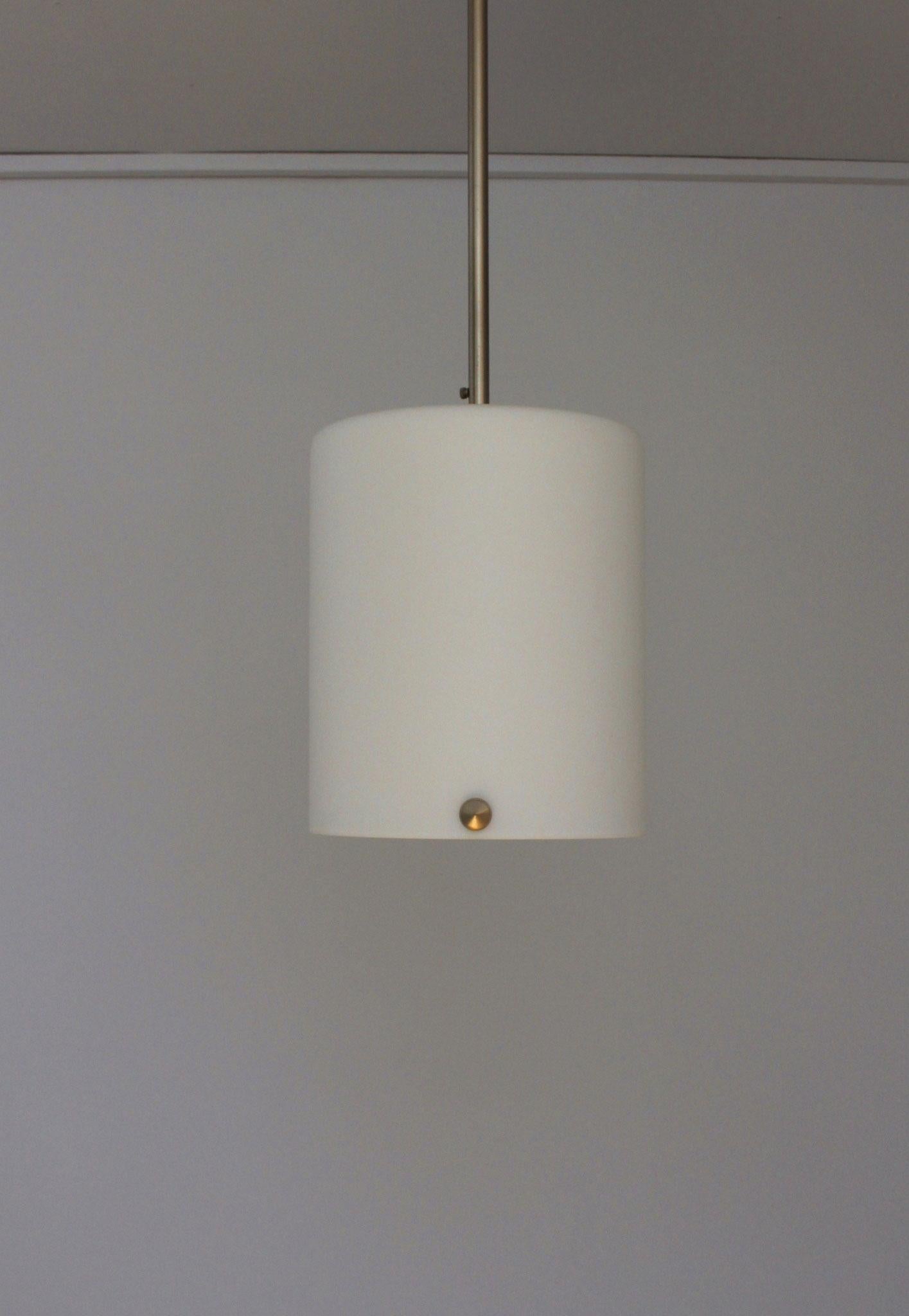 Mid-Century moderno Ciondolo in vetro e nichel Art Deco francese di Perzel in vendita
